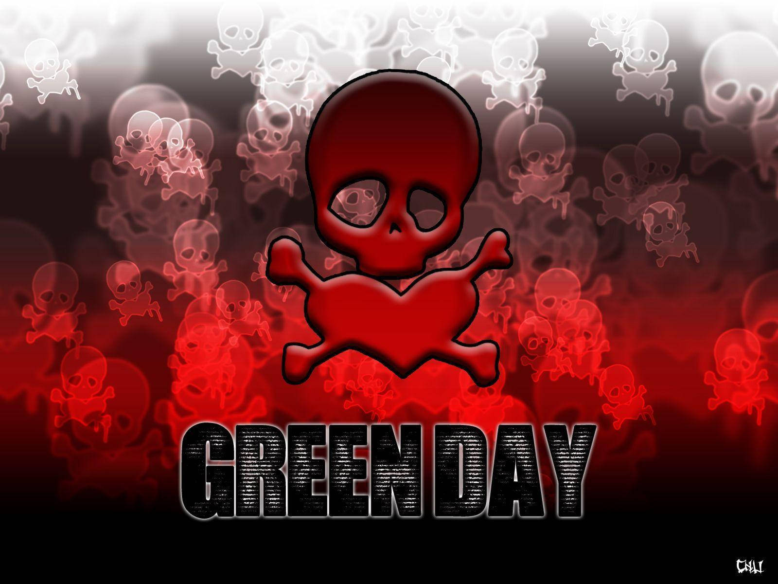 Green Day 桌布 壁紙 — 一個大膽的紅色骷髏頭和交叉骨標誌，帶有 'GREEN DAY' 文字，主導著一個充滿半透明骷髏頭的紅色漸變背景。