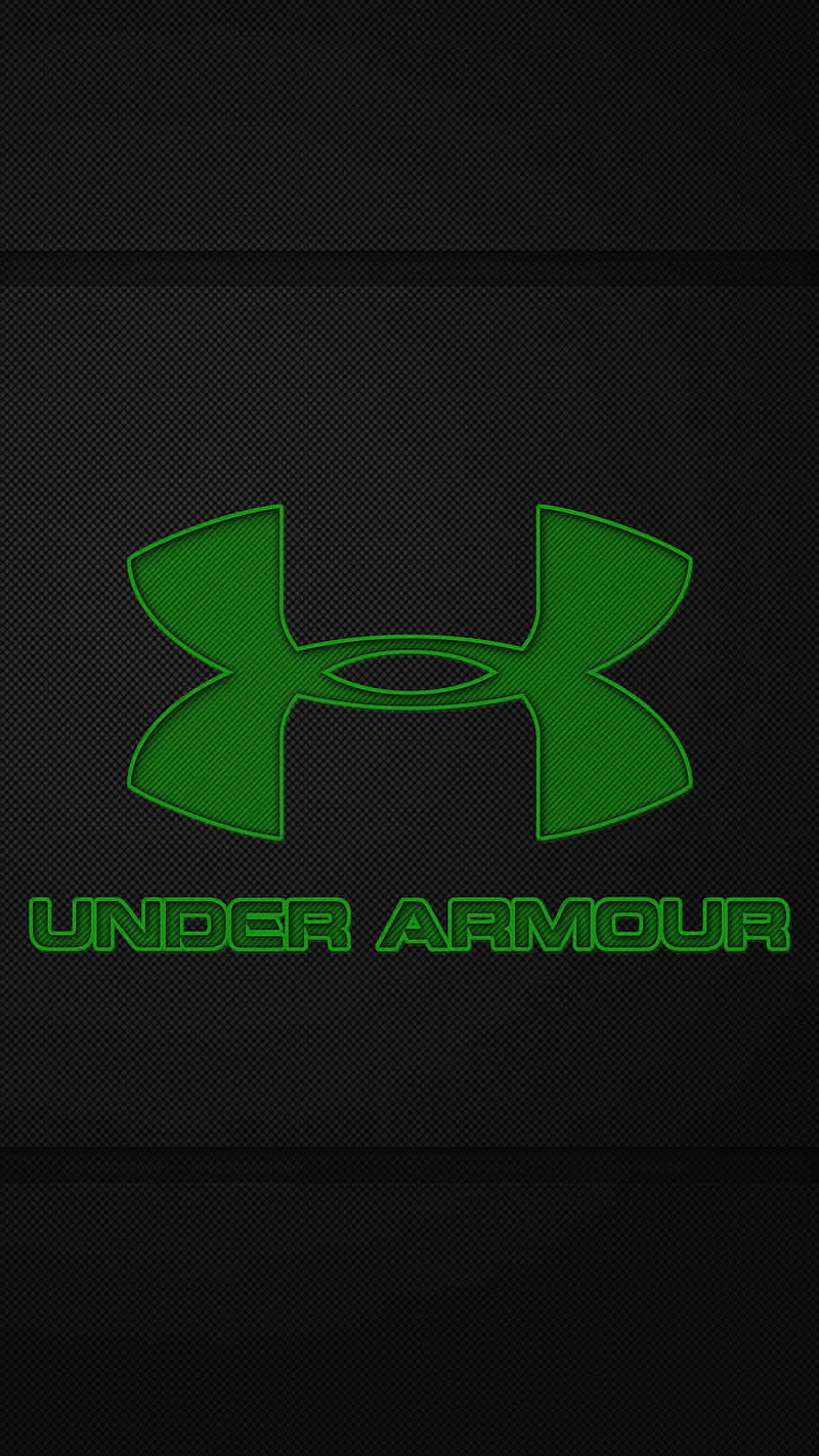 Under Armour 桌布 壁紙 — 一個大膽的綠色Under Armour標誌在紋理黑色布料背景上發光。