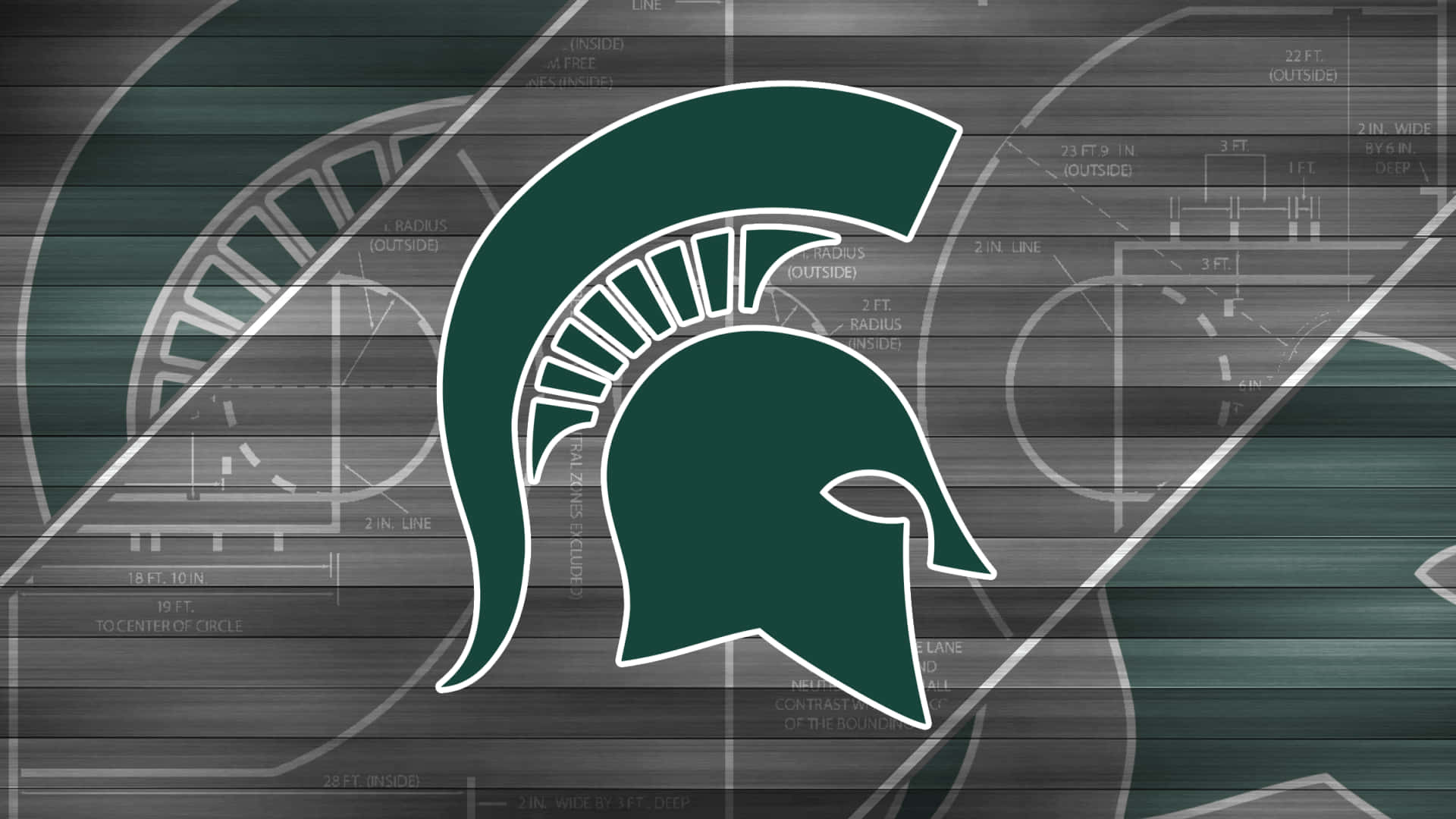 Michigan State Spartans 桌布 壁紙 — 一個大膽的綠色斯巴達頭盔標誌居中於灰色木板背景上，並疊加有模糊的籃球場藍圖線條。