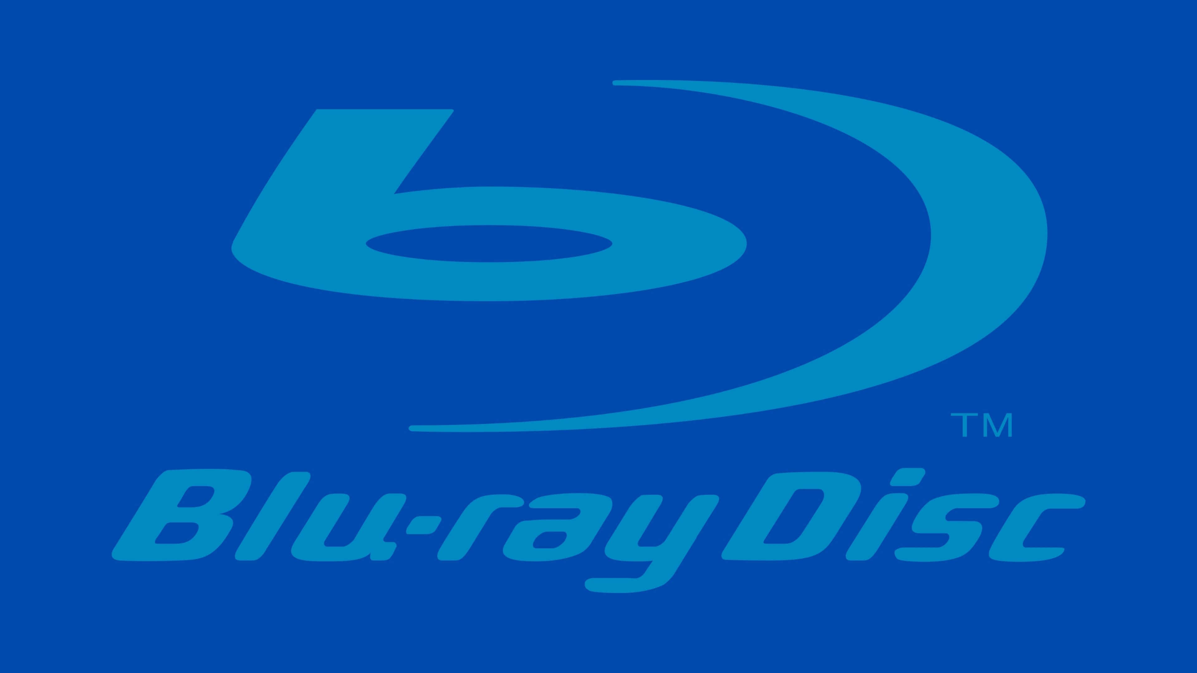 4K Blu-ray 桌布 壁紙 — 一個大膽的藍色Blu-ray Disc標誌，在純藍色背景上帶有漸變陰影。