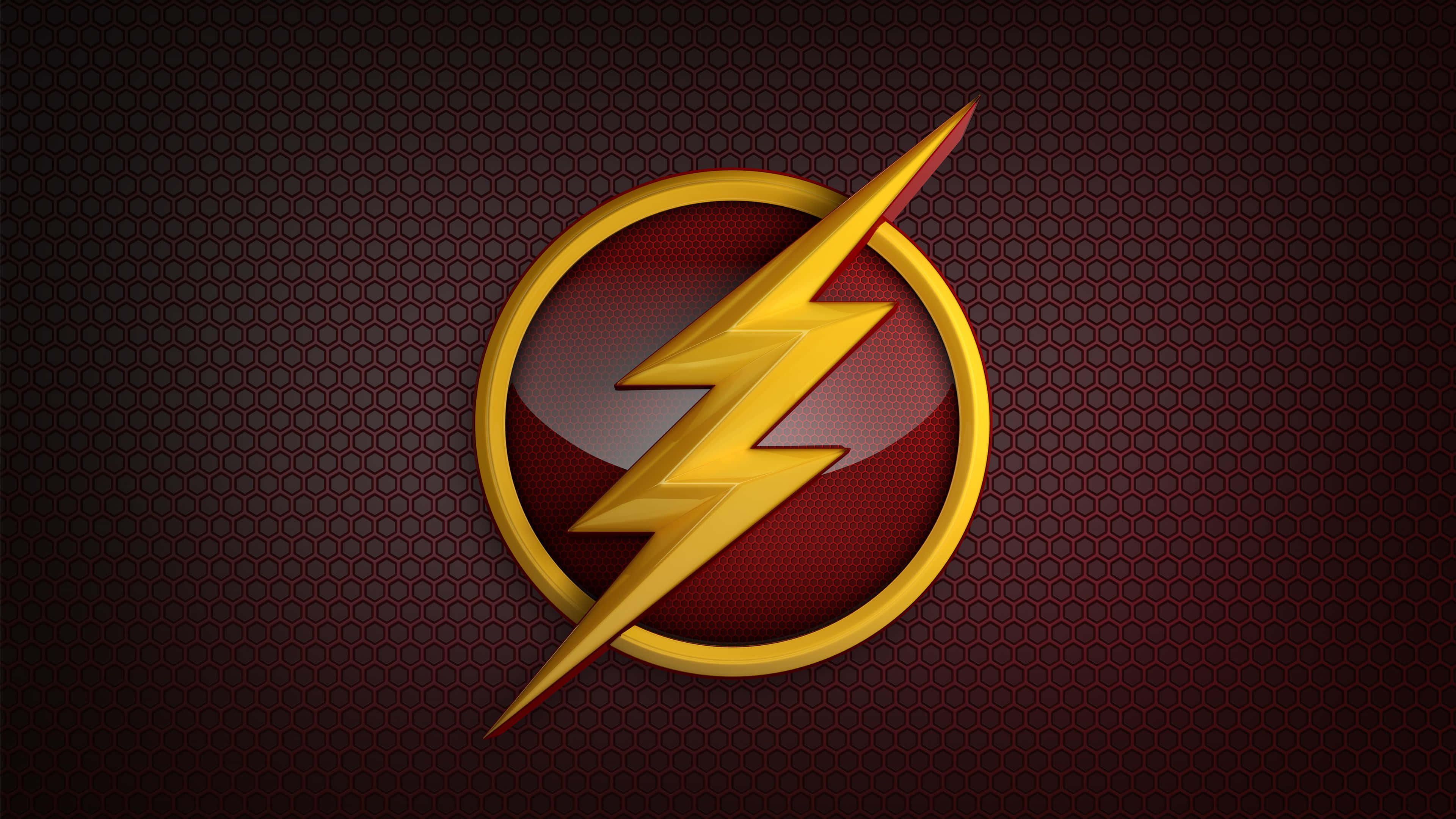 Lightning Bolt 桌布 壁紙 — 一個大膽的金色閃電標誌，居中於圓形框架內，背景為深紅色六邊形紋理。