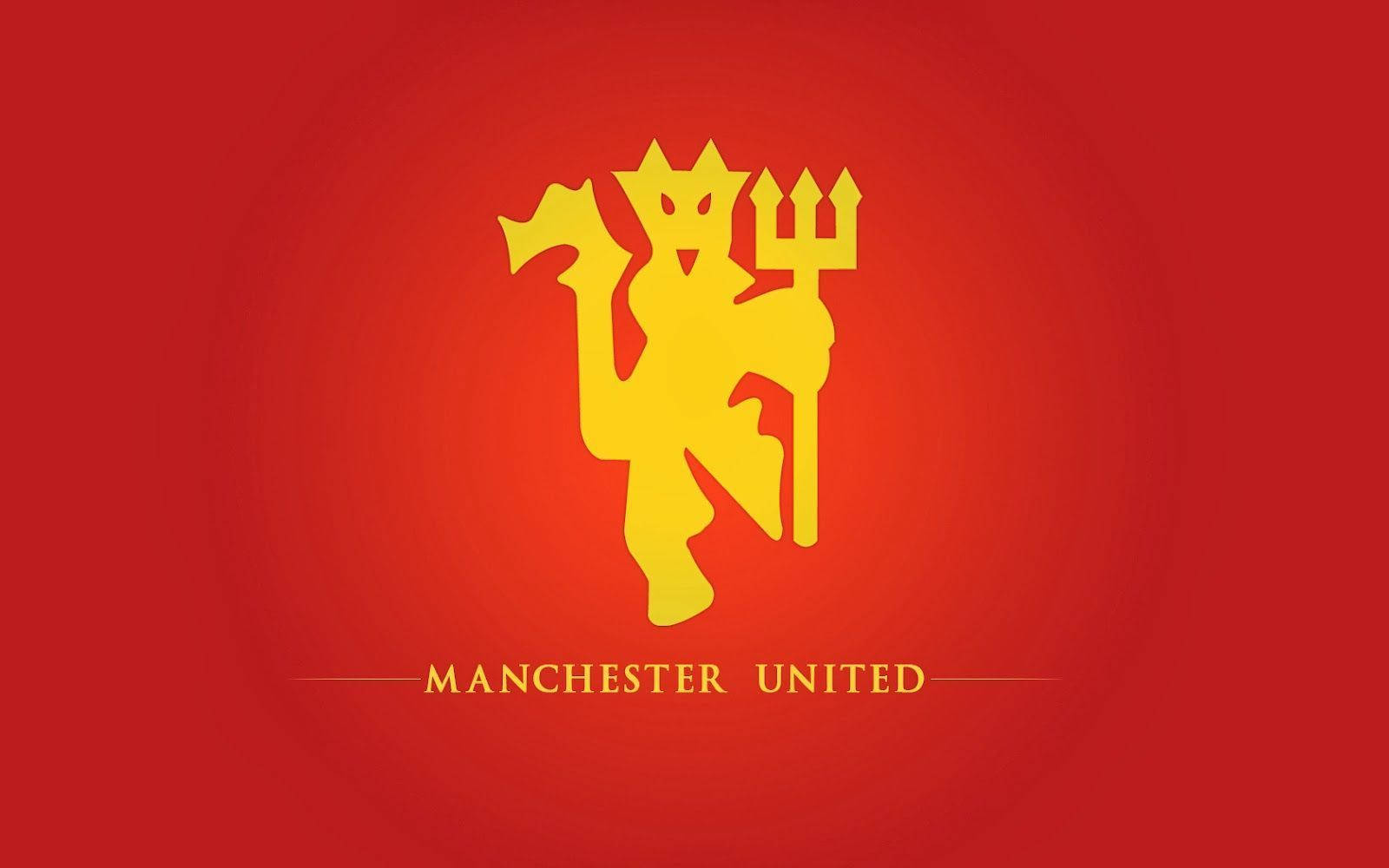 Manchester United Logo 桌布 壁紙 — 一個大膽的黃色魔鬼標誌，帶有皇冠和三叉戟，居中在鮮豔的紅色漸變背景上，下方有「MANCHESTER UNITED」文字。