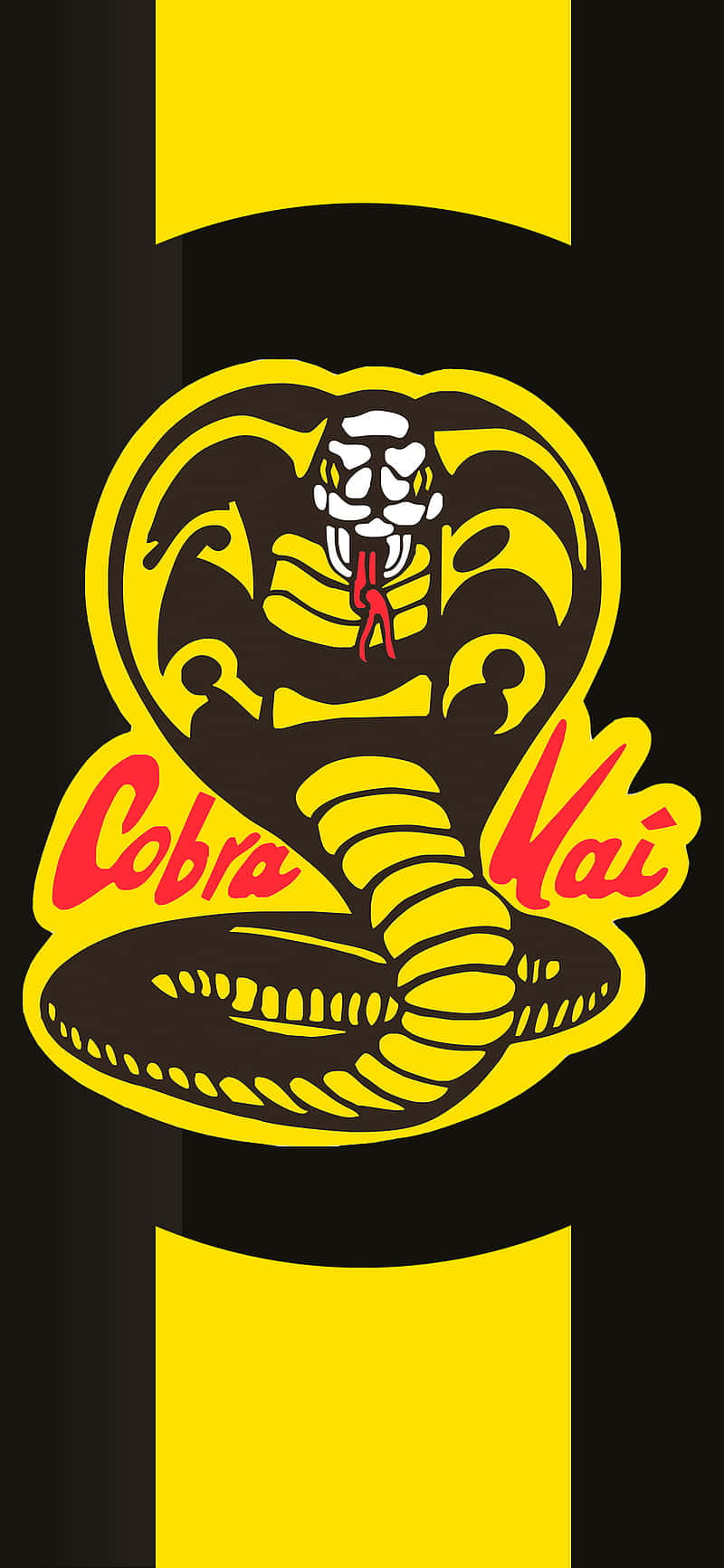 Cobra Kai iPhone Xr 桌布 壁紙 — 一個大膽的黃黑眼鏡蛇標誌，紅色文字寫著 'Cobra Kai'，背景為黑色帶黃色條紋。