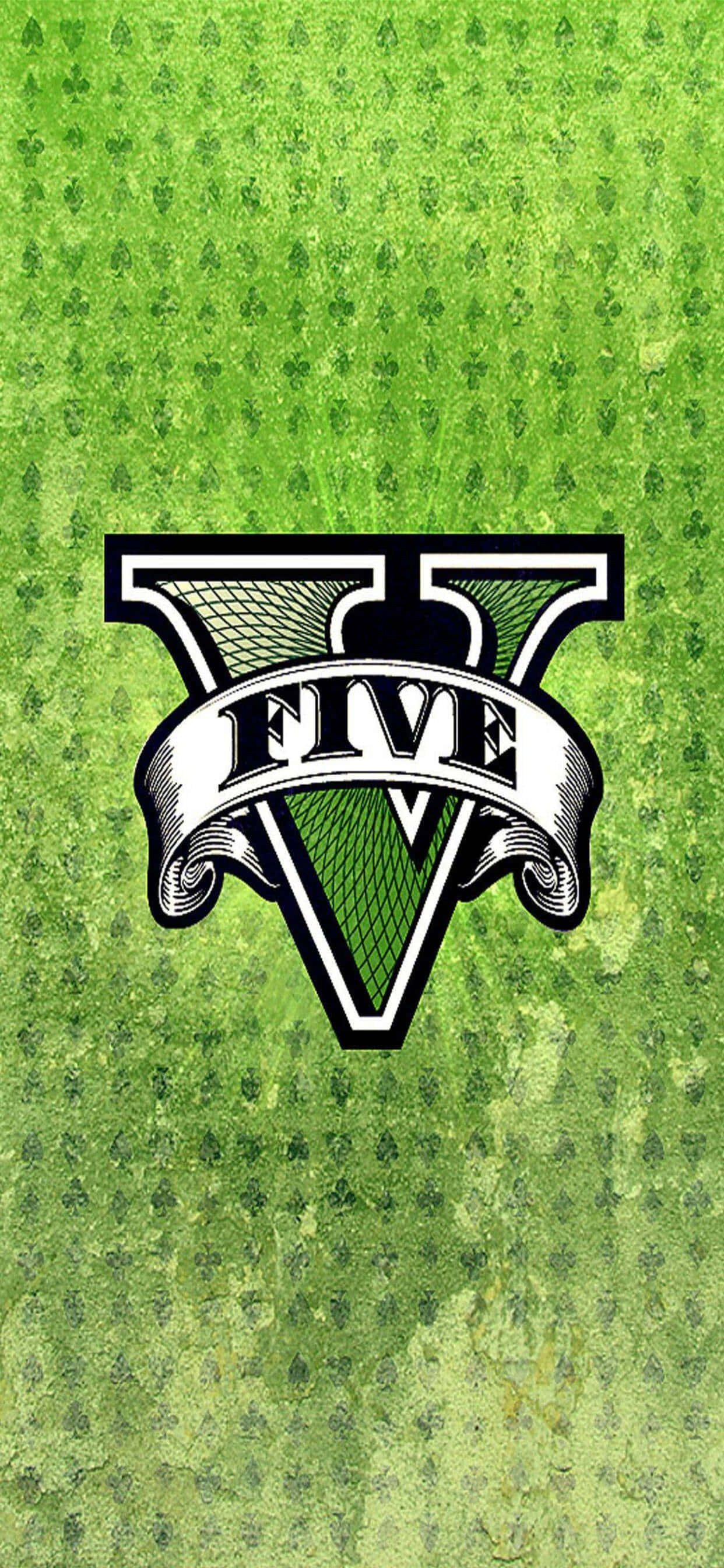 電玩遊戲 桌布 壁紙 — 一個大膽的黑白「V」標誌，上面有「FIVE」字樣的橫幅，居中放置在帶有細微三葉草圖案的紋理綠色背景上。