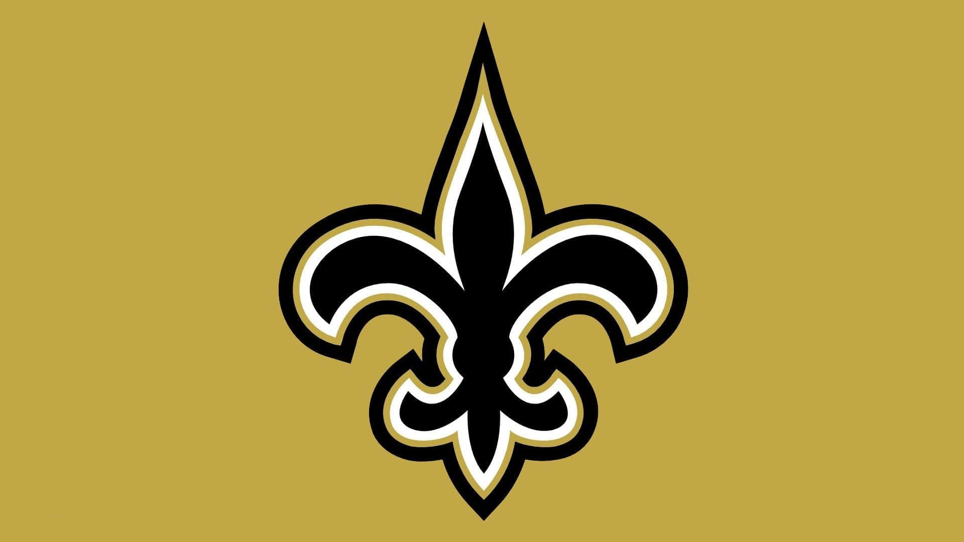 NFL Saints 桌布 壁紙 — 一個大膽的黑白鳶尾花標誌居中在純金色背景上。