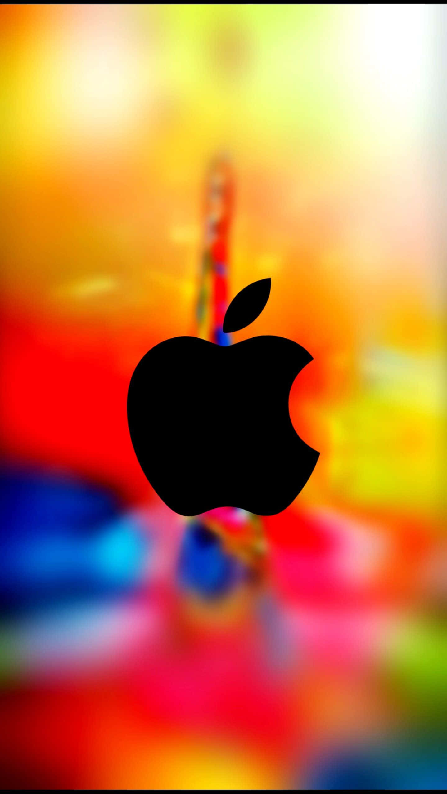 iPhone 鎖定畫面 桌布 壁紙 — 一個大膽的黑色Apple標誌置於充滿活力的模糊彩虹漸變背景中央。