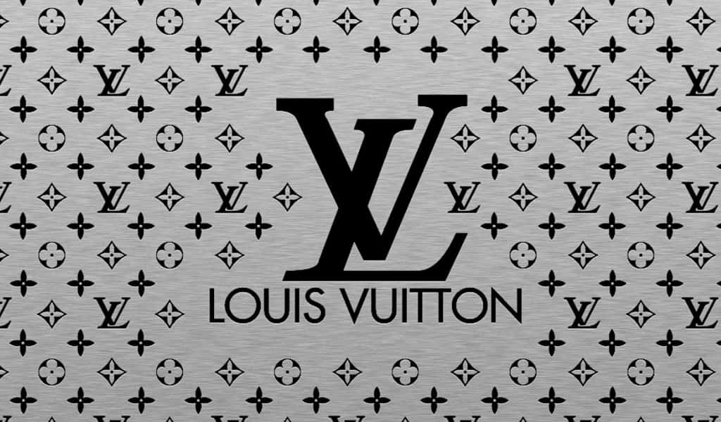 Louis Vuitton標誌在拉絲金屬上，帶有重複的字母組合圖案。 — 路易威登 GIF 壁紙