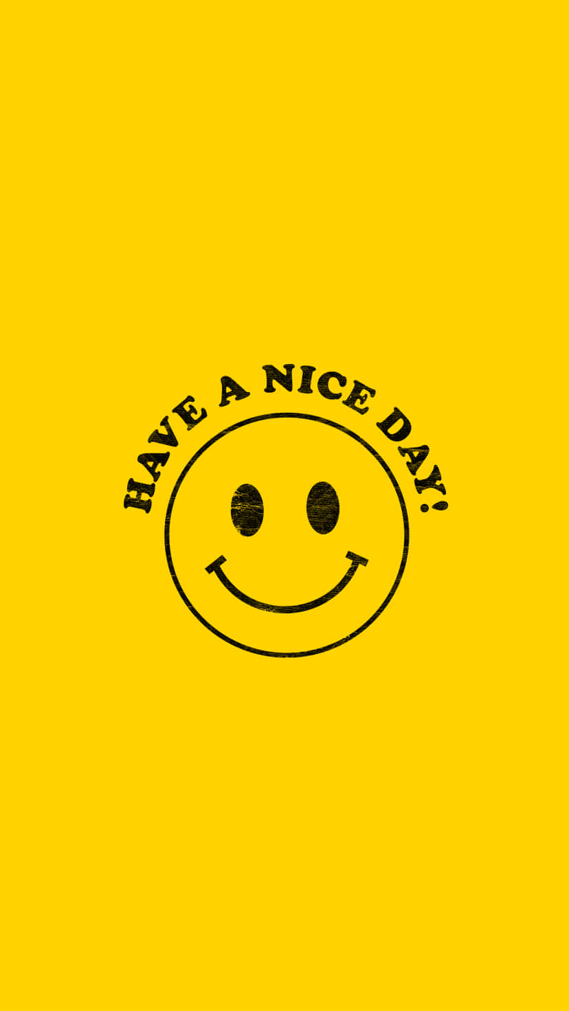 cute happy 桌布 壁紙 — 一個大膽的黑色笑臉，上面有弧形文字「HAVE A NICE DAY!」，背景是充滿活力的黃色。