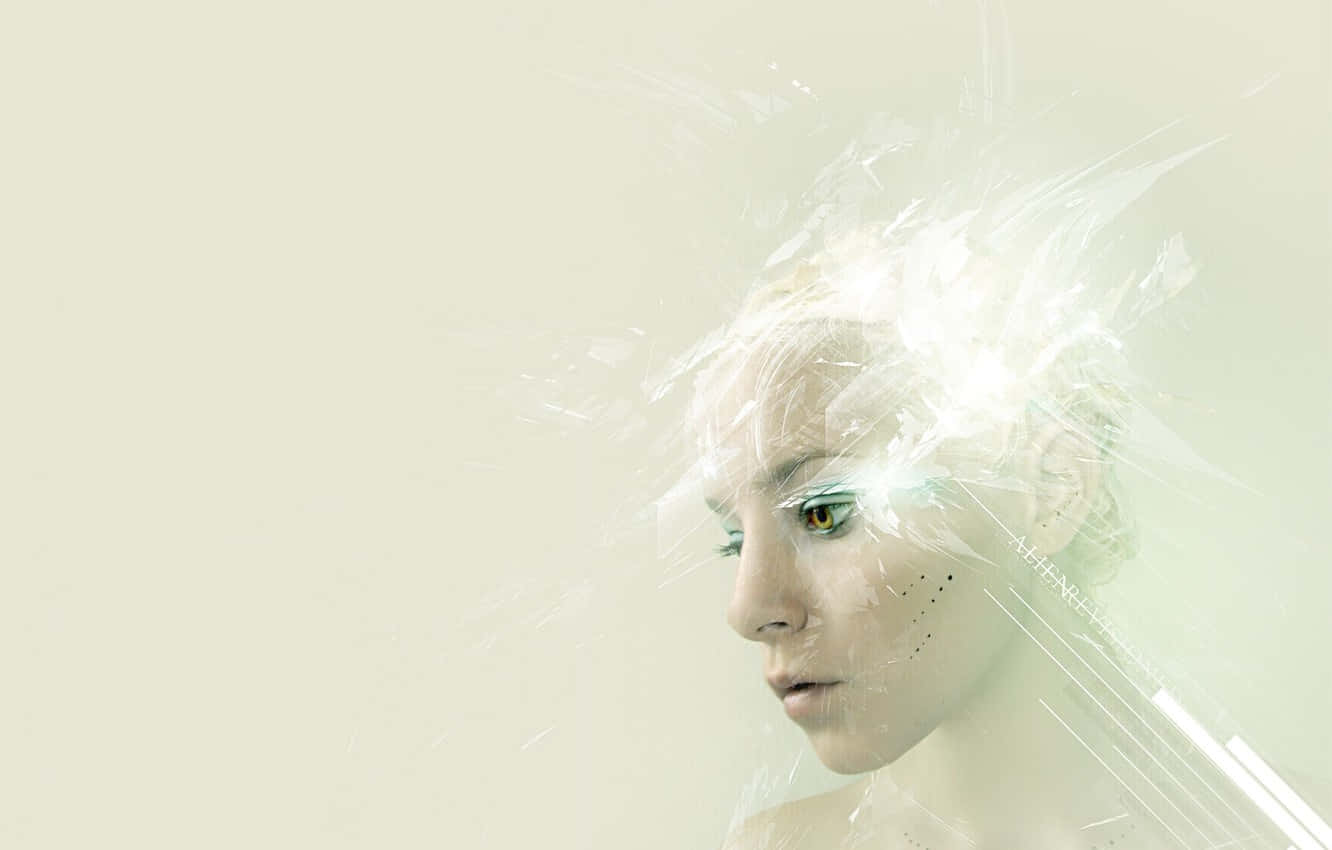 Woman 桌布 壁紙 — 一個女人的臉從破碎玻璃效果中浮現，眼睛發光，背景是淡綠色。