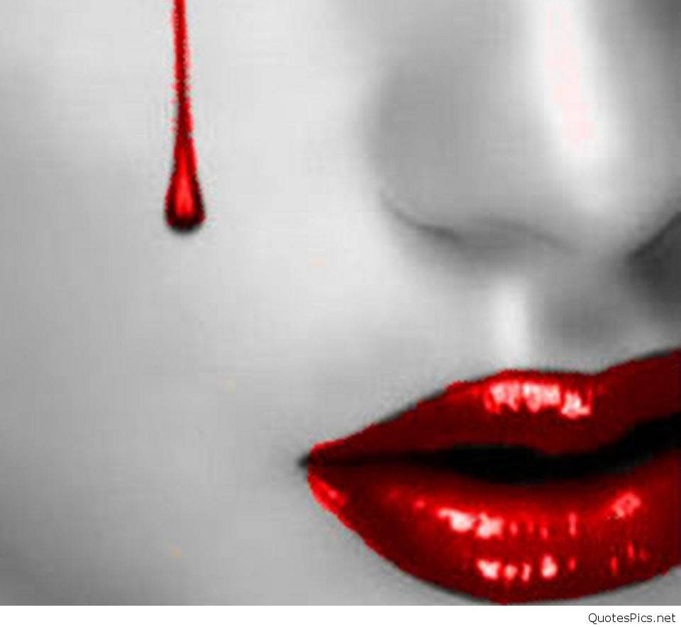 Sad Girl 桌布 壁紙 — 一個女人臉部的特寫，灰階，一滴鮮紅色的水滴從她的鼻子滴落到她光澤的紅唇上。
