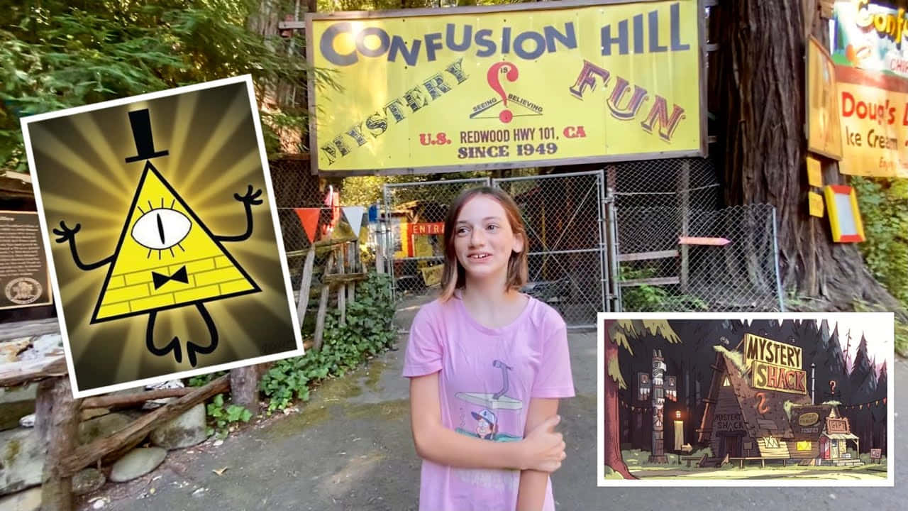 神秘小鎮大冒險 桌布 壁紙 — 一個女孩站在真實的「Confusion Hill Mystery Fun」標誌前微笑，兩側是節目角色的卡通疊加圖層。
