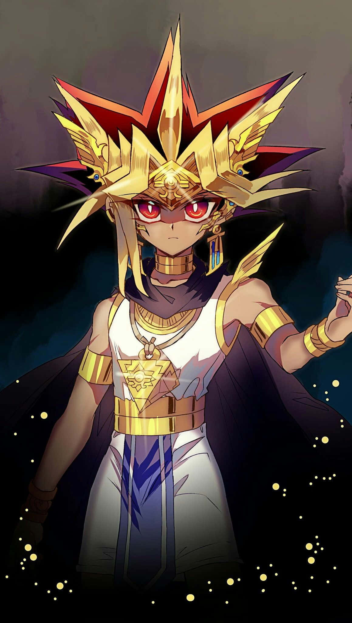 Yugi Muto 桌布 壁紙 — 一個威嚴的動漫角色，戴著金色尖刺王冠和紅色眼睛，站在帶有發光粒子的黑暗背景前。