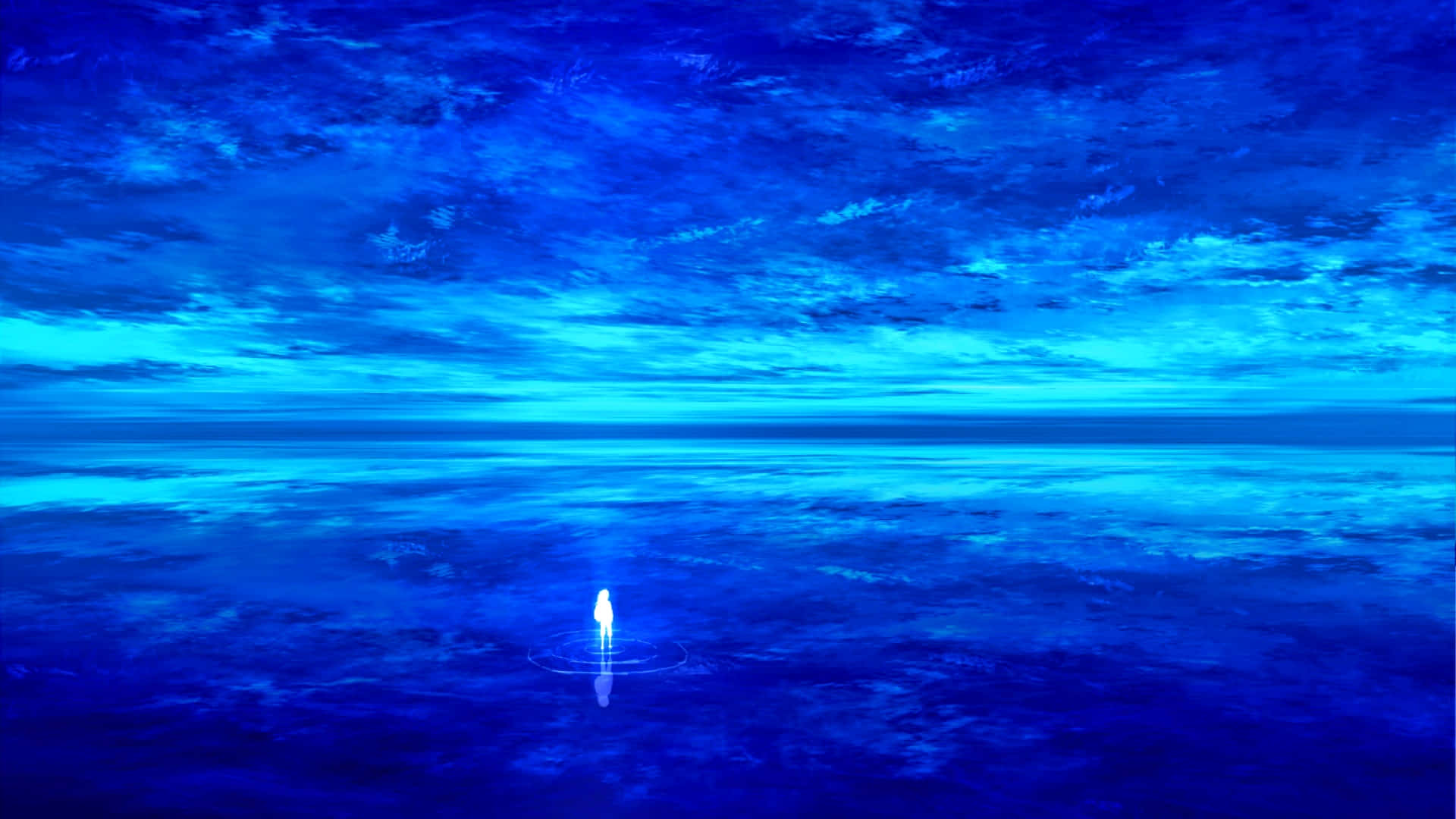 Ethereal 桌布 壁紙 — 一個孤獨發光的人影站在反射藍色表面上，頭頂是廣闊的暮色天空，滿佈旋轉的雲層。
