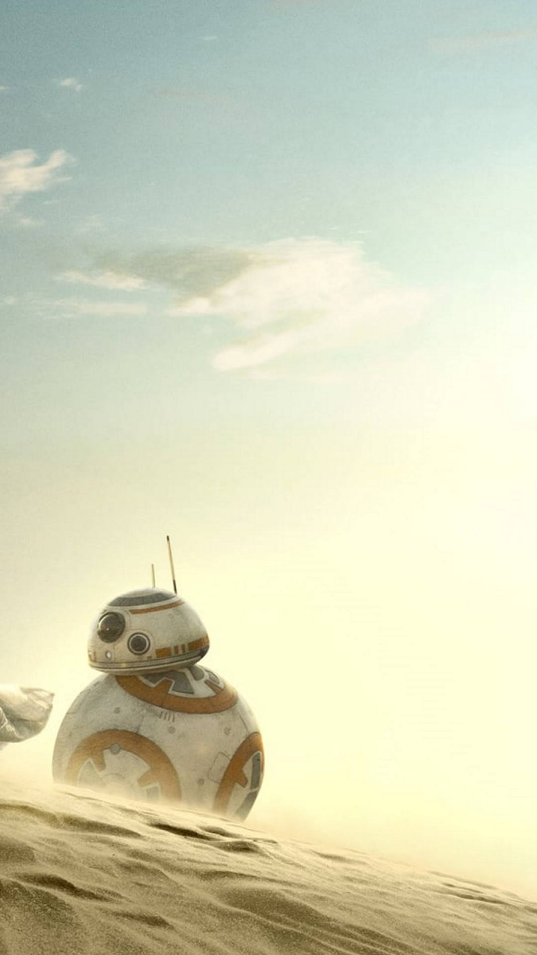 star wars iPhone 6 plus 桌布 壁紙 — 一個孤獨的BB-8機器人站在廣闊的沙漠中，天空柔和金黃，有縷縷薄雲。