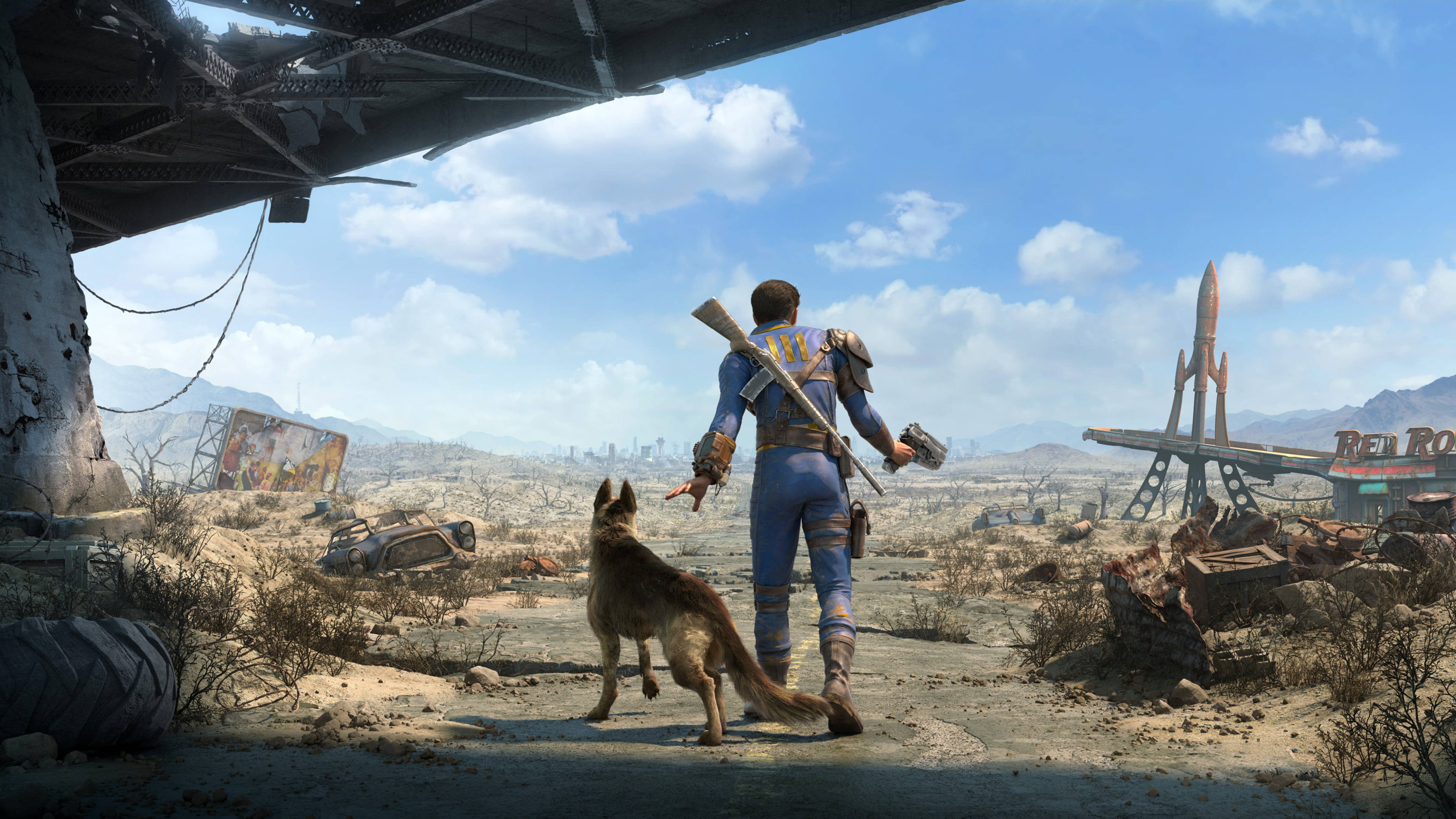 Fallout 4 桌布 壁紙 — 一個孤獨的倖存者和他的狗站在生鏽的高架橋下，在一個被太陽曬乾的荒地，散落著廢棄的車輛和遠處的火箭。
