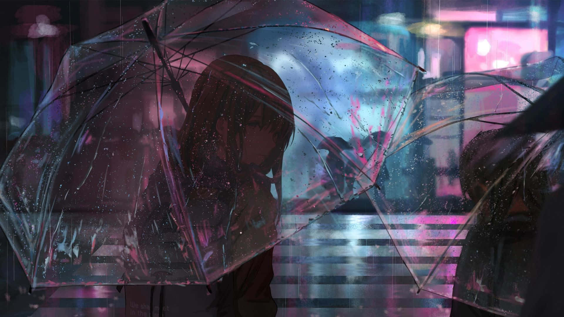 Umbrella 桌布 壁紙 — 一個孤獨的動漫女孩，棕色頭髮，在霓虹燈閃爍的都市夜景中，雨絲傾瀉而下，她撐著一把透明雨傘。