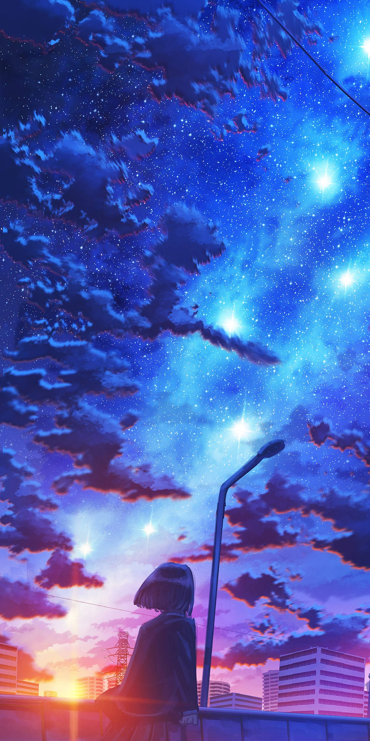 夕陽天空 桌布 壁紙 — 一個孤獨的動漫女孩仰望璀璨星空，星空在暮色中的城市天際線上散發著宇宙藍色和紫色的光芒。