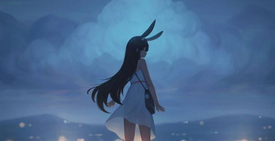 White Anime 桌布 壁紙 — 一個孤獨的動漫女孩戴著兔耳，在暮色蒼茫的天空下剪影而立，俯瞰遠方發光的城市。