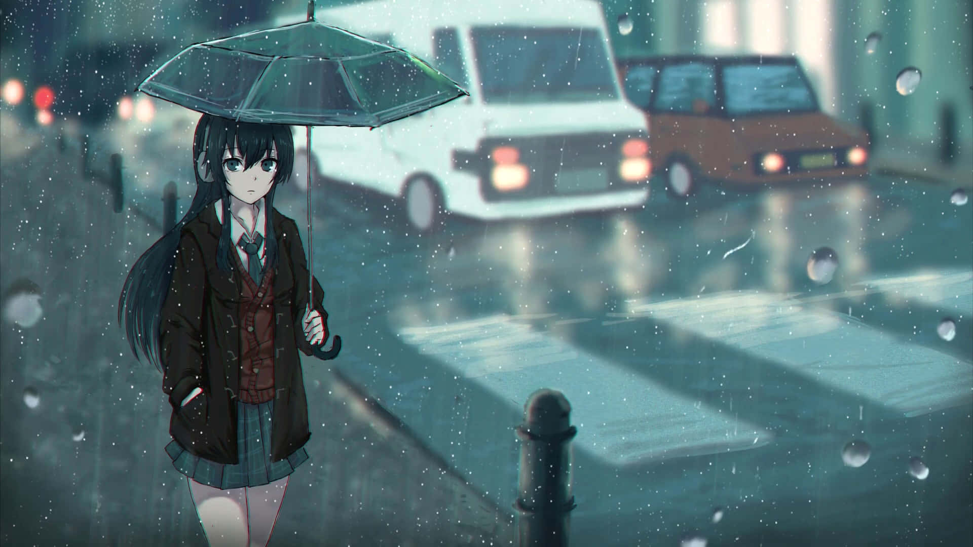Rain Anime 桌布 壁紙 — 一個孤獨的動漫女孩穿著校服，在雨中撐著綠色雨傘，站在濕漉漉的城市街道上，背景有模糊的汽車。