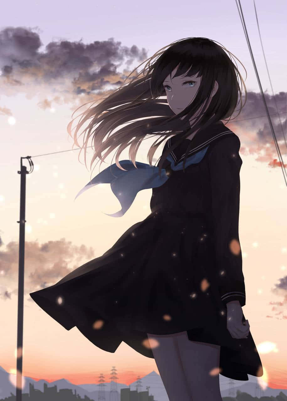 動漫女孩 桌布 壁紙 — 一個孤獨的動漫女孩穿著校服，站在暮色天空下，風吹起她的頭髮和裙子。