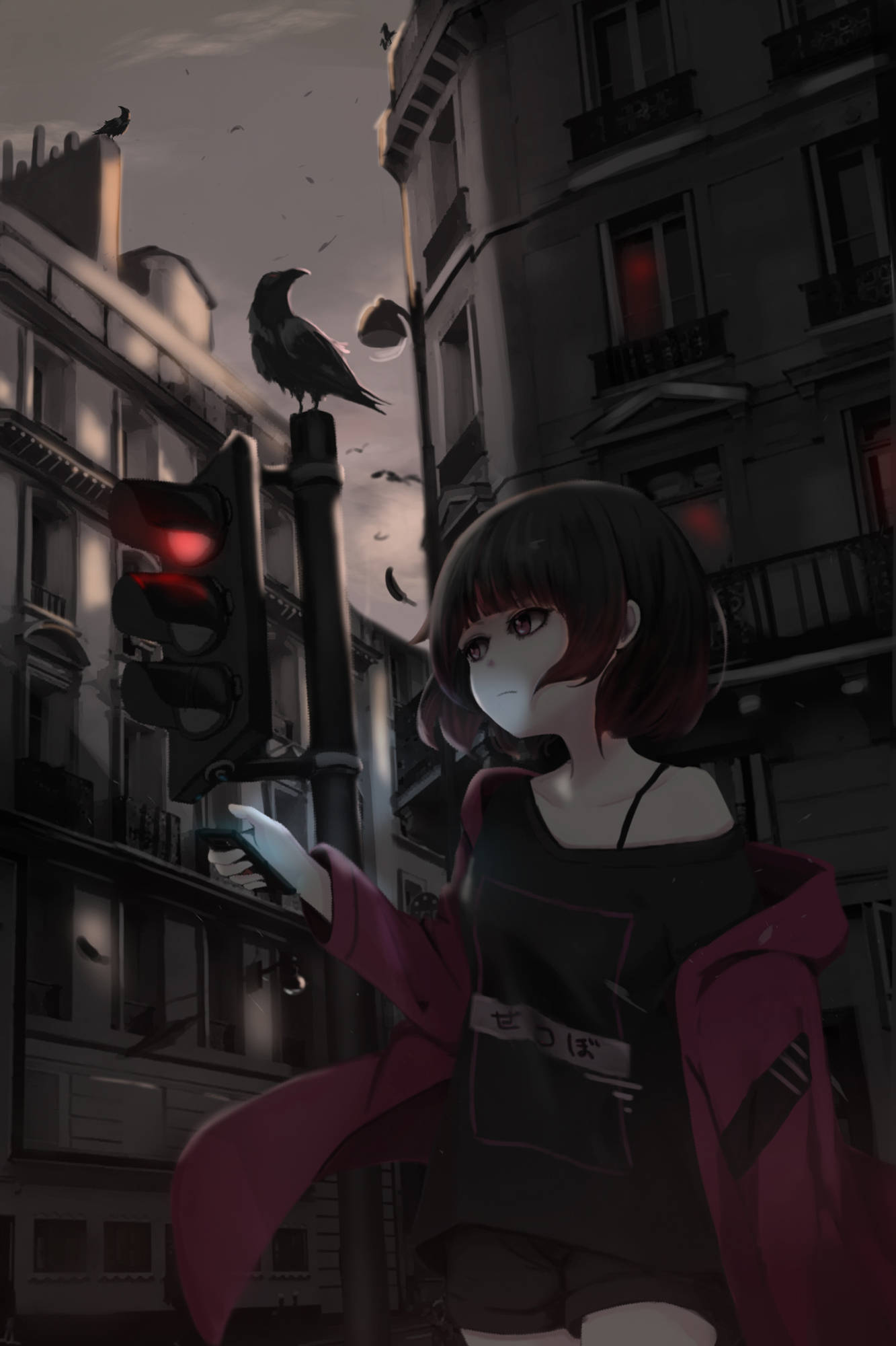 動漫手機 桌布 壁紙 — 一個孤獨的動漫女孩穿著粉紅色外套站在紅燈下，烏鴉棲息在陰暗城市小巷的電線桿上。