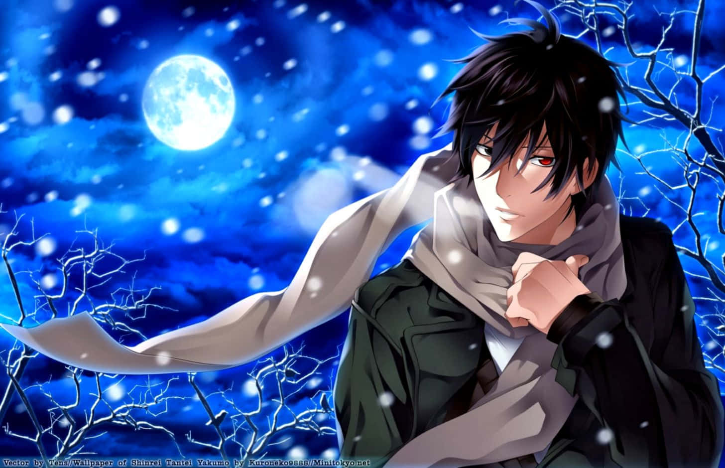 Cute Anime Boys 桌布 壁紙 — 一個孤獨的動漫男孩，黑髮紅眼，站在滿月下的雪夜中，圍著圍巾抵擋飄落的雪花。