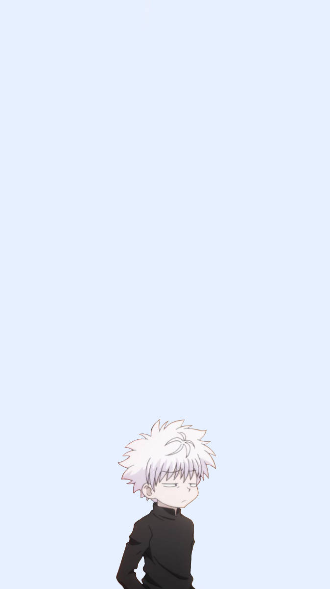 Cool Killua 桌布 壁紙 — 一個孤獨的動漫角色，有著尖刺的白髮和黑色服裝，站在淡藍色背景前。