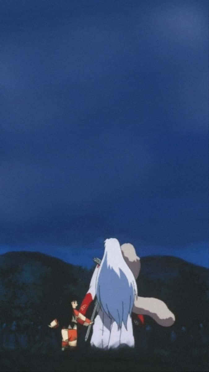 Inuyasha And Rin 桌布 壁紙 — 一個孤獨的動漫角色，長長的白髮，在廣闊的深藍色夜空下，眺望遠方山丘，形成剪影。