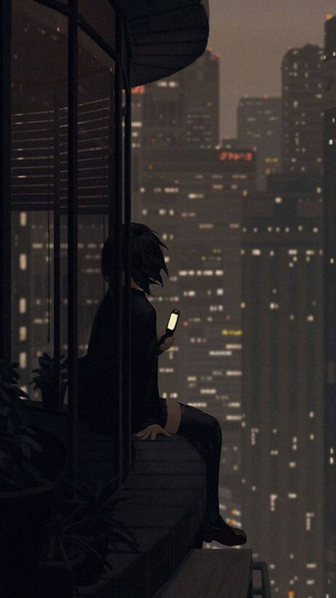 Sad Girl 桌布 壁紙 — 一個孤獨的動漫角色夜晚坐在陽台上，被手機燈光照亮，背景是閃爍的城市天際線。
