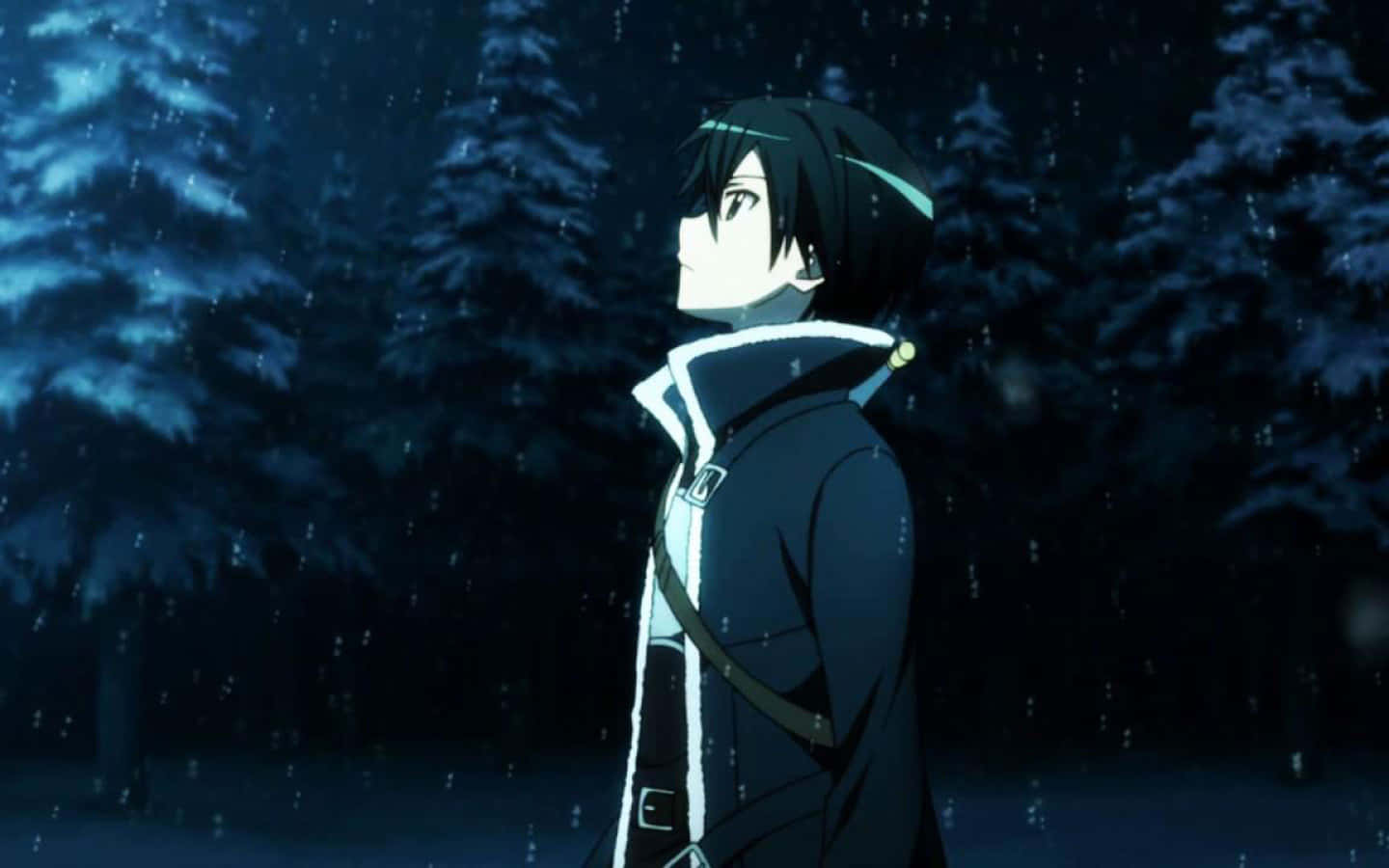 動漫男孩 桌布 壁紙 — 一個孤獨的動漫角色夜晚站在雪森林中，仰望天空，雪花在他周圍飄落。