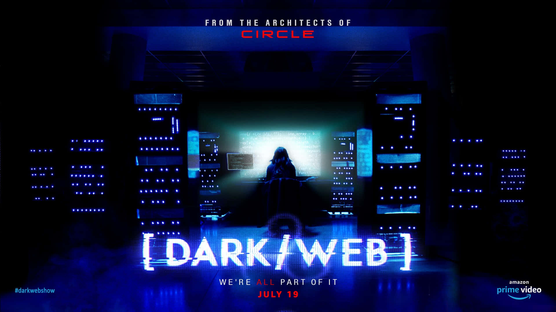 Dark Web 桌布 壁紙 — 一個孤獨的戴帽人物坐在黑暗伺服器房間中一個發光的終端機前，房間沐浴在藍光中，螢幕上數據流如瀑布般傾瀉。