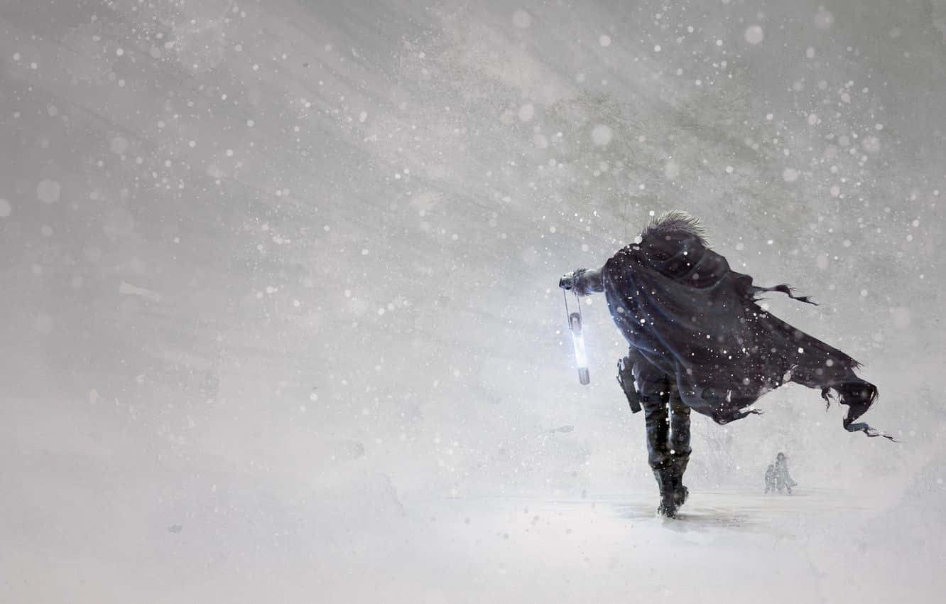 Snowstorm 桌布 壁紙 — 一個孤獨的披風身影在暴風雪中大步前行，手持發光法杖，前方另一個遙遠的身影幾乎看不見。