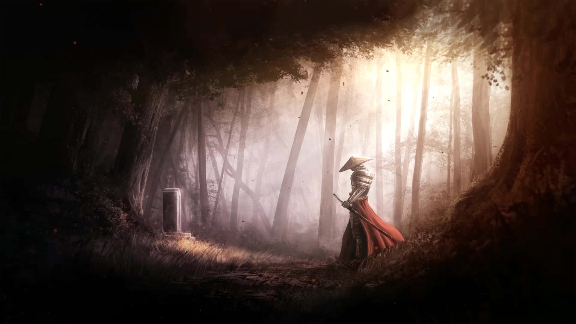 武士動畫 桌布 壁紙 — 一個孤獨的武士穿著紅色長袍，走過迷霧森林，金色光線穿過高聳的樹木。