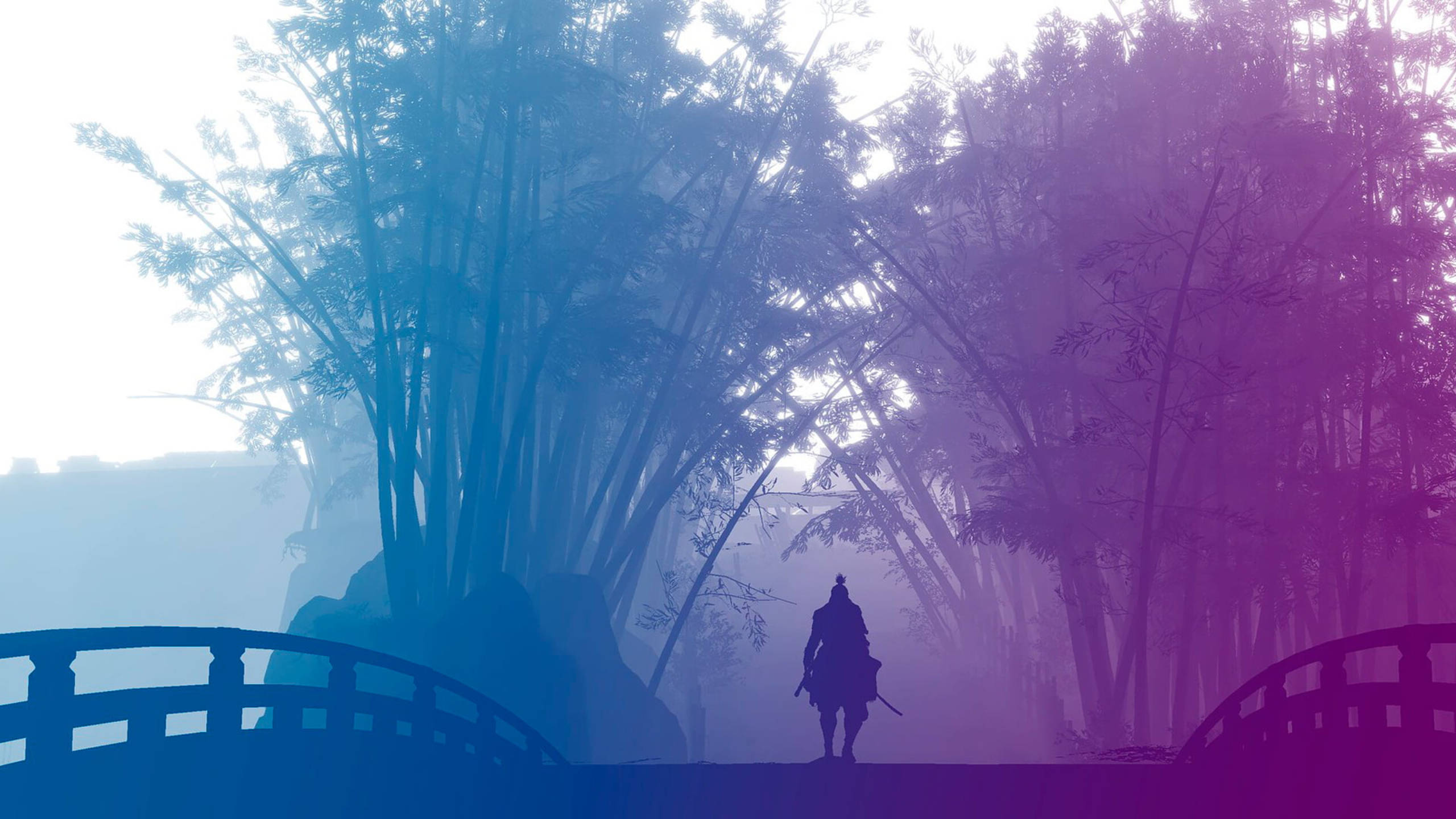 Sekiro 桌布 壁紙 — 一個孤獨的武士騎著馬，穿過霧氣瀰漫的竹林，天空呈現藍紫漸變色。