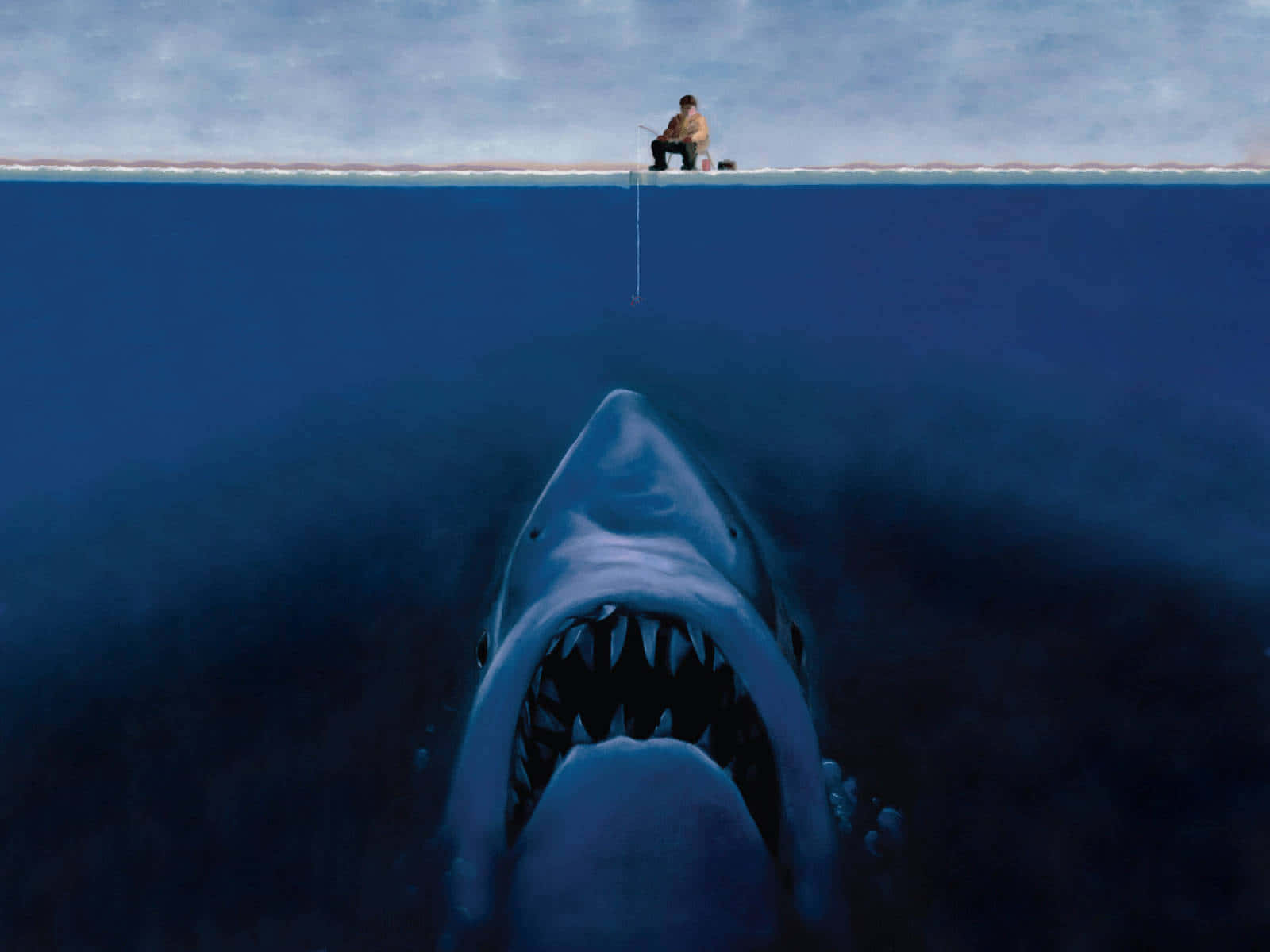 Cool Shark 桌布 壁紙 — 一個孤獨的漁夫坐在水面上，渾然不知一條巨大的鯊魚正從深處升起咬他的魚線。