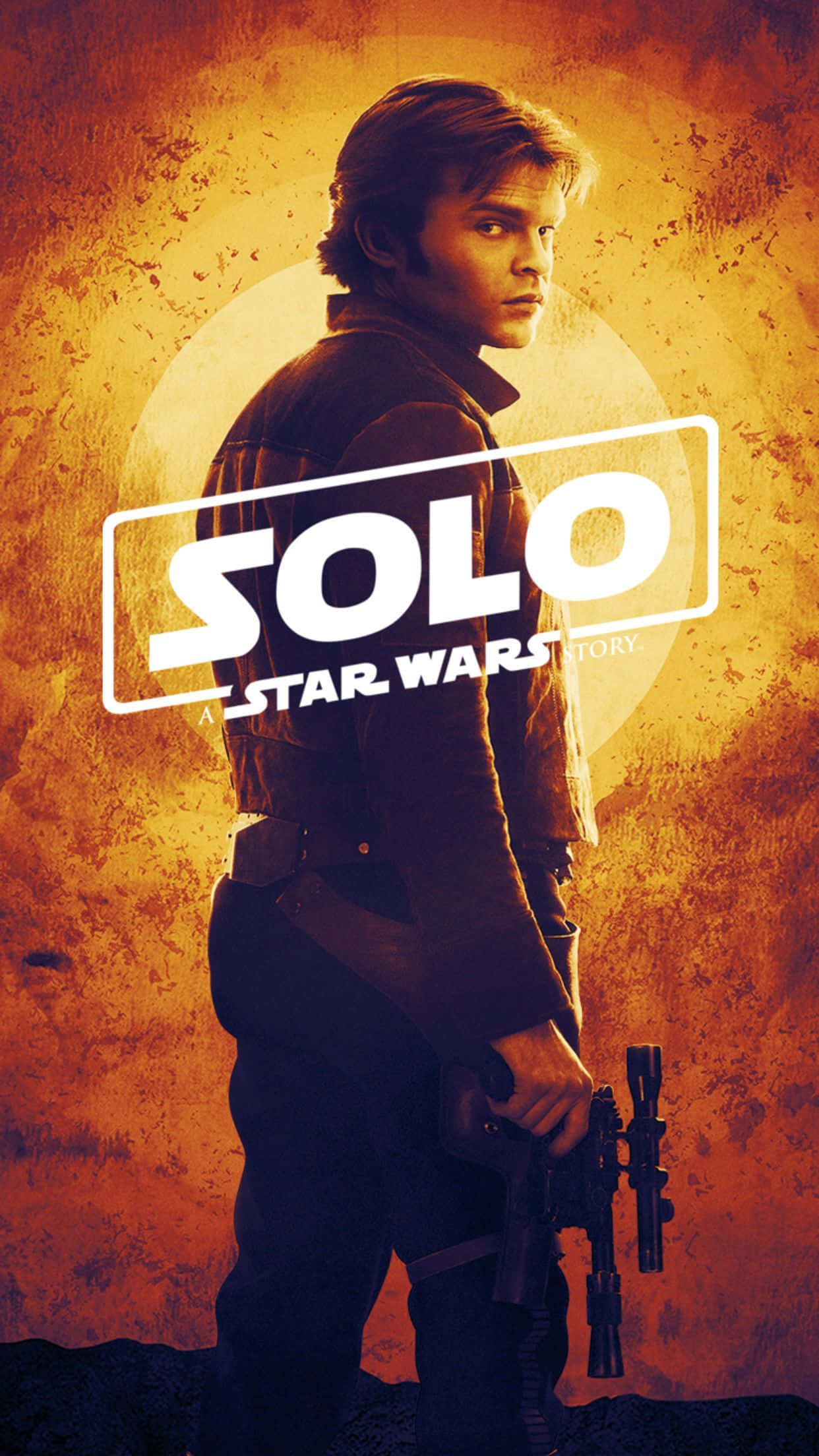 Solo A Star Wars Story 桌布 壁紙 — 一個孤獨的男人穿著深色外套，手持爆能槍，背景是火熱的橙色紋理，上面覆蓋著標題「SOLO A STAR WARS STORY」。