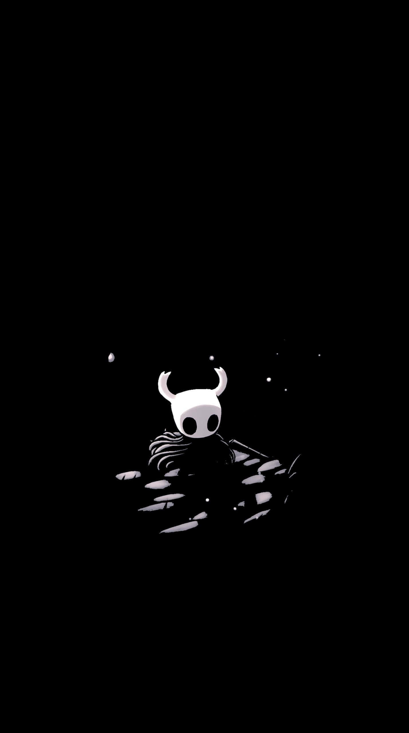 AMOLED 桌布 壁紙 — 一個孤獨的白色頭盔、有角的人物從黑暗的水中浮現，背景是星空。