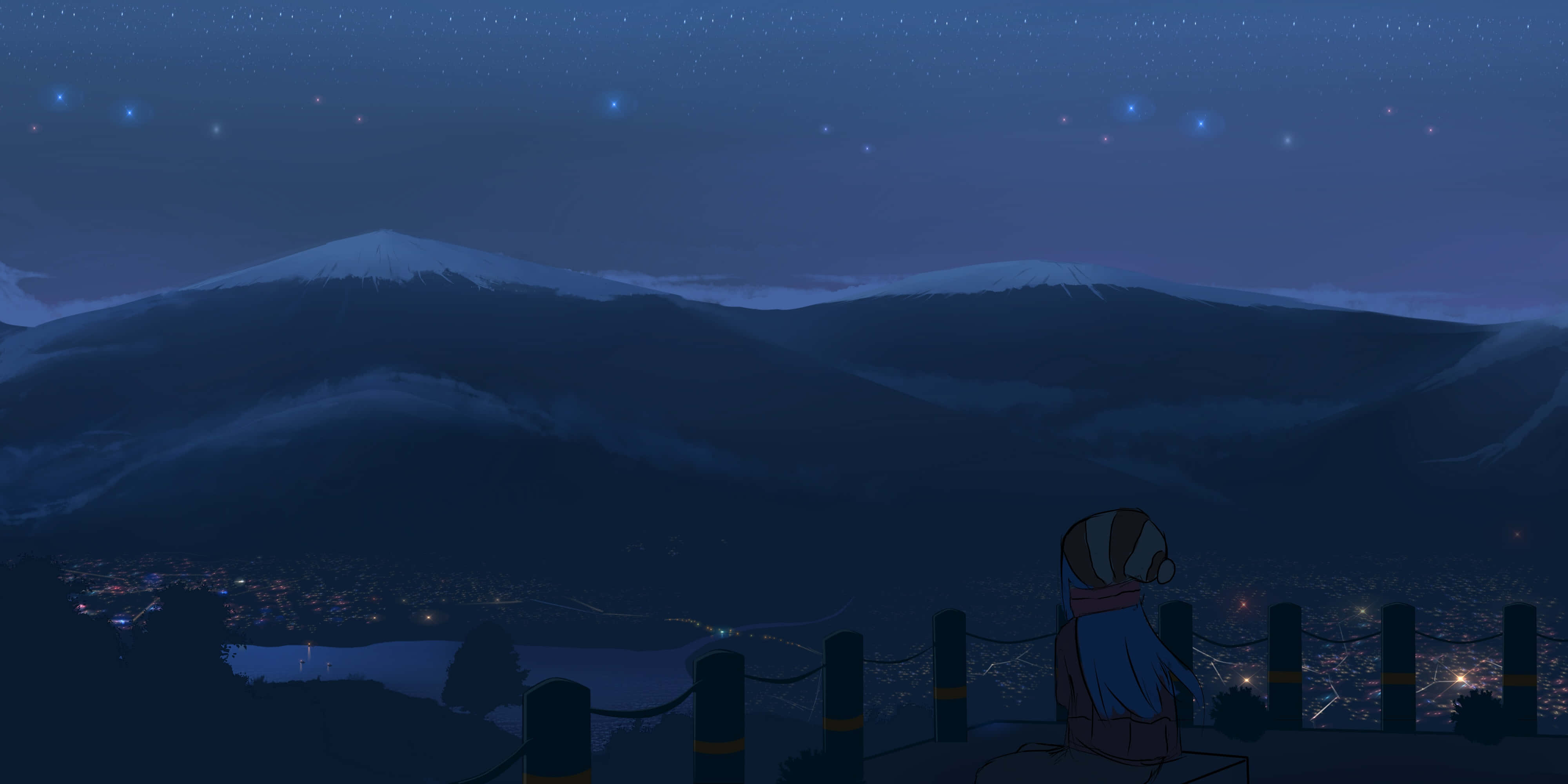 Laid Back Camp 桌布 壁紙 — 一個孤獨的藍髮動漫女孩凝視著星空夜空，下方是白雪覆蓋的山脈和發光的城市。