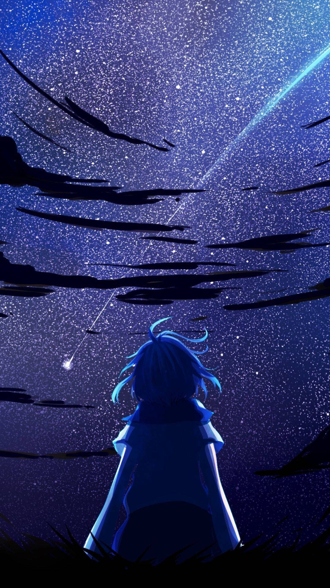 動漫女孩 桌布 壁紙 — 一個孤獨的藍髮動漫角色仰望星空，夜空中有發光的流星和黑暗的剪影雲。