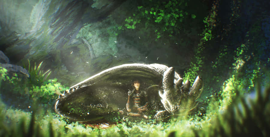 How To Train Your Dragon 4K 桌布 壁紙 — 一個孤獨的裝甲人物靜靜地坐在一個長滿苔蘚的巨龍殼內，身處一片翠綠的森林幽谷。