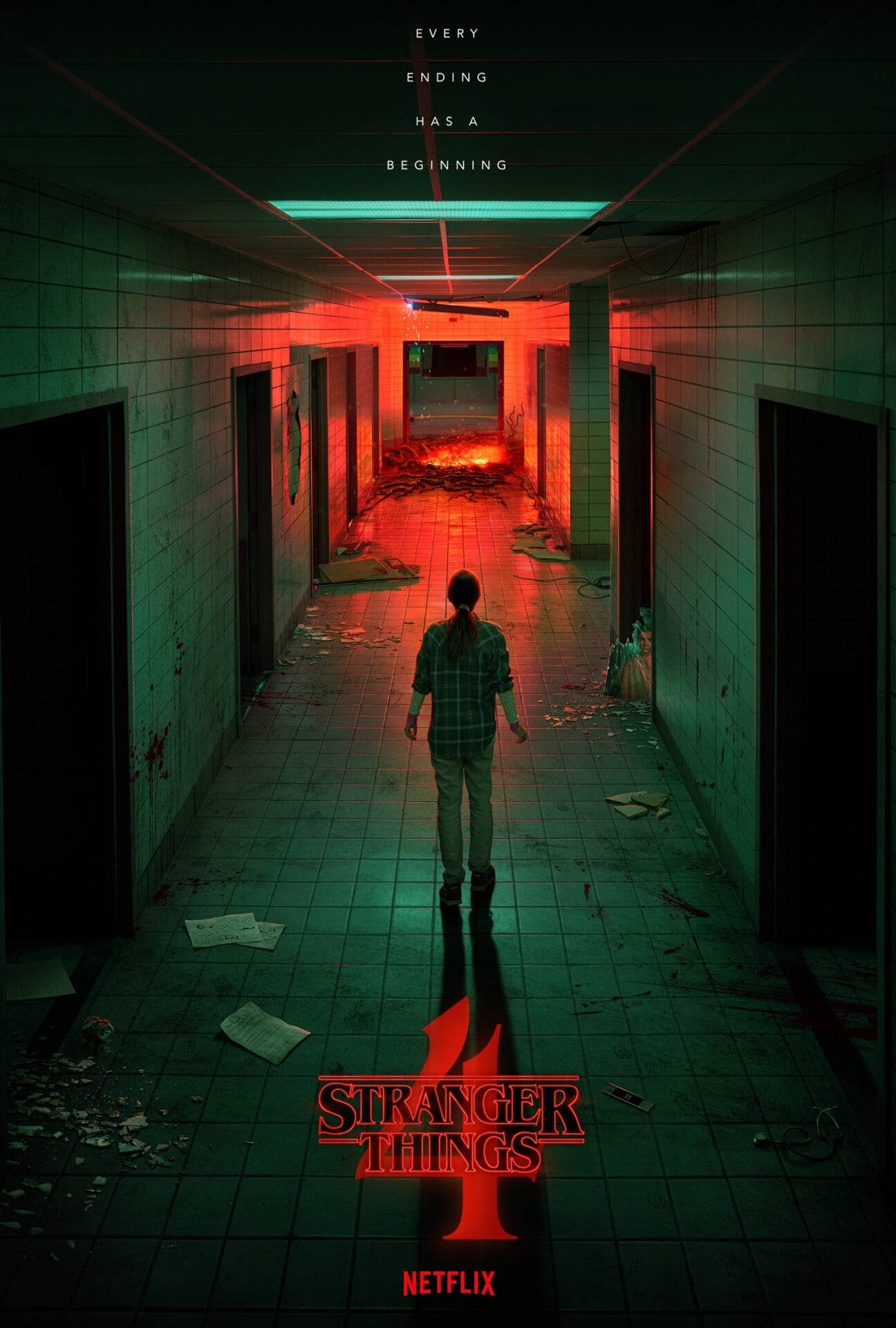 Stranger Things 4 桌布 壁紙 — 一個孤獨的身影在破舊建築物中，沿著霓虹燈照亮、血跡斑斑的走廊行走，周圍是詭異的紅綠燈光。