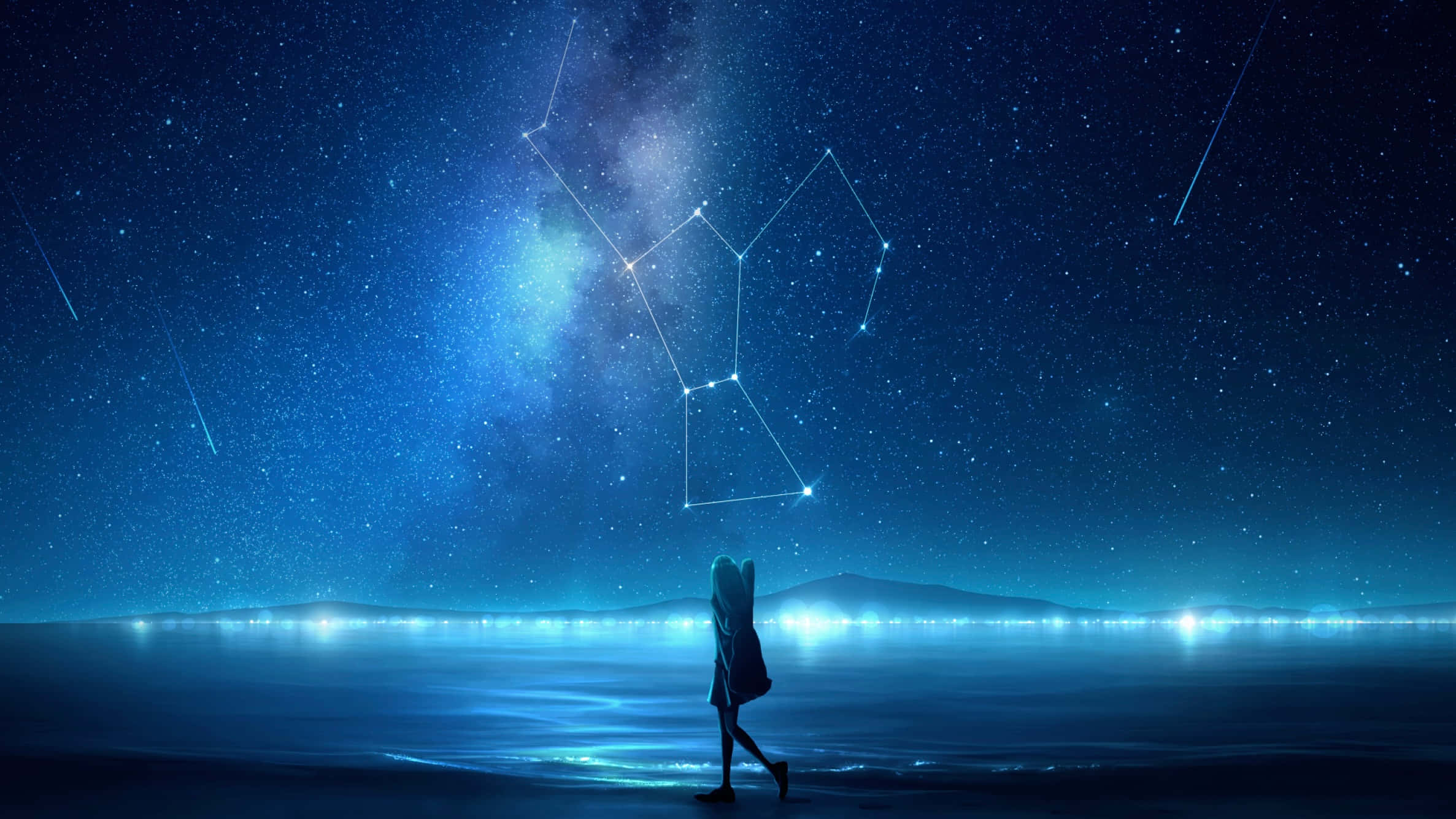 Starry 桌布 壁紙 — 一個孤獨的身影在閃爍的海岸線上行走，頭上是繁星點點的夜空，有顯著的星座和流星。