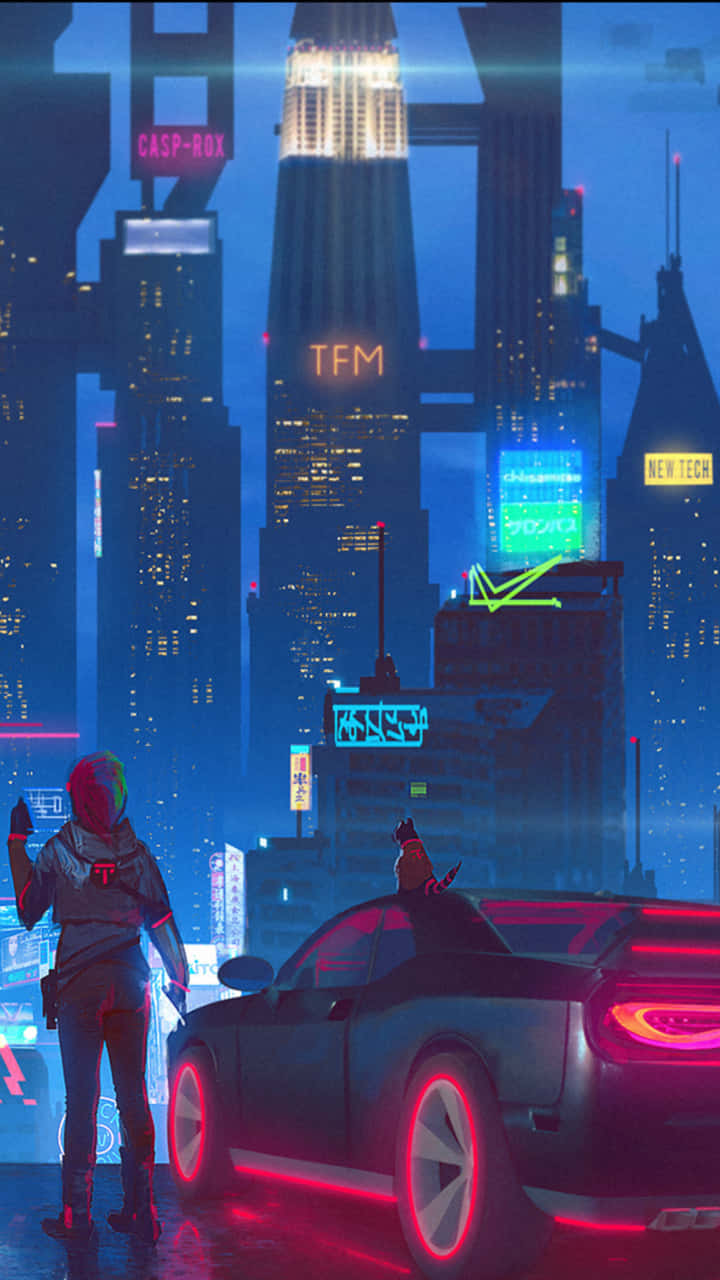 Pixel 3 Cyberpunk 2077 桌布 壁紙 — 一個孤獨的身影戴著發光的頭盔，站在一輛霓虹燈跑車旁，背景是夜晚高聳的賽博龐克城市景觀。
