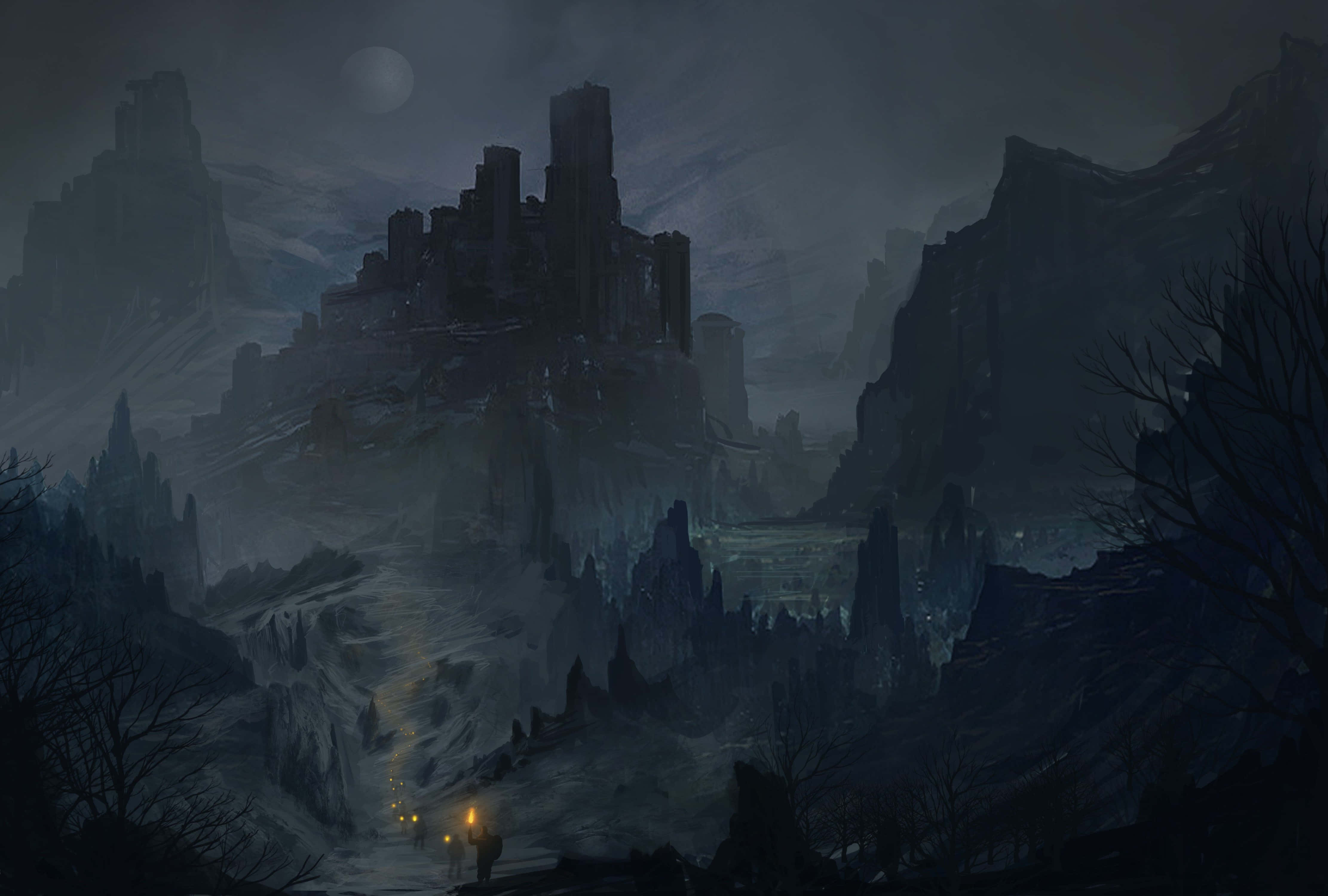 Dark Realm 桌布 壁紙 — 一個孤獨的身影手持火炬，在蒼白的月光下，沿著霧氣瀰漫的山路，向著一座高聳的古老城堡攀登。