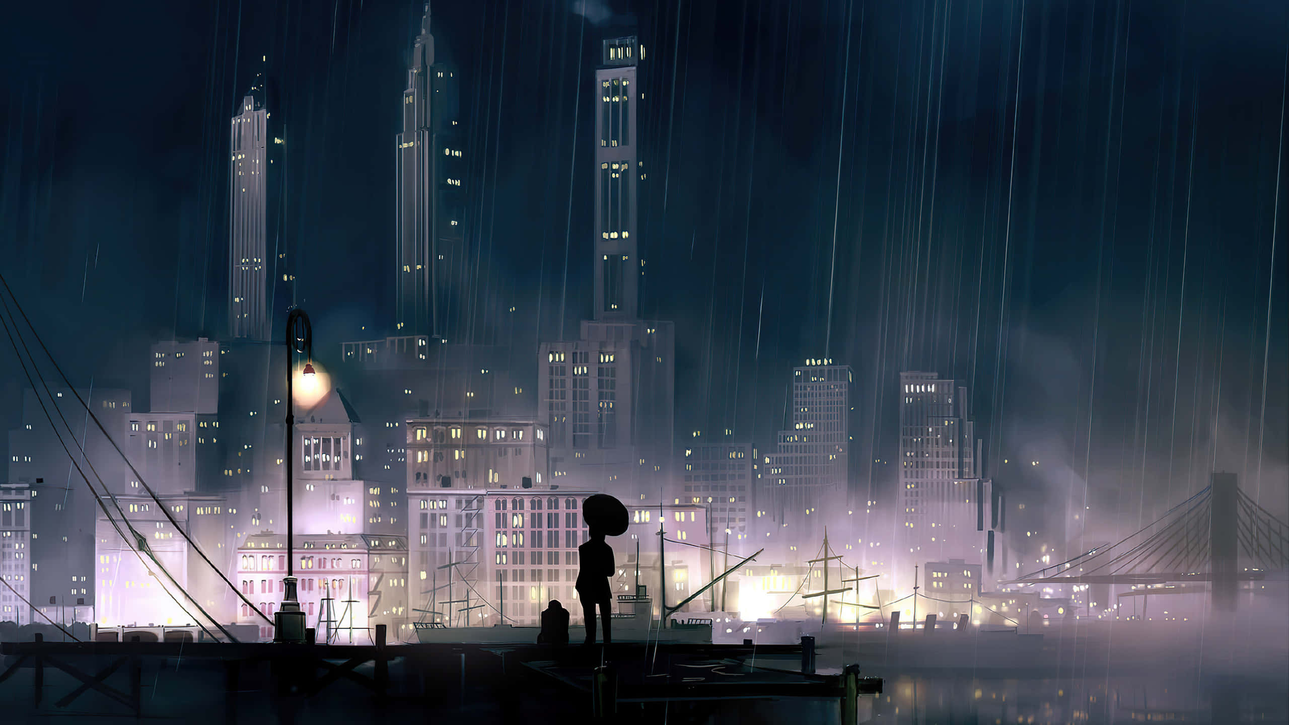 動漫城市 桌布 壁紙 — 一個孤獨的身影撐著雨傘，夜晚站在被雨水打濕的碼頭上，在閃爍的城市天際線背景下形成剪影，高聳的摩天大樓和遠處的橋樑清晰可見。