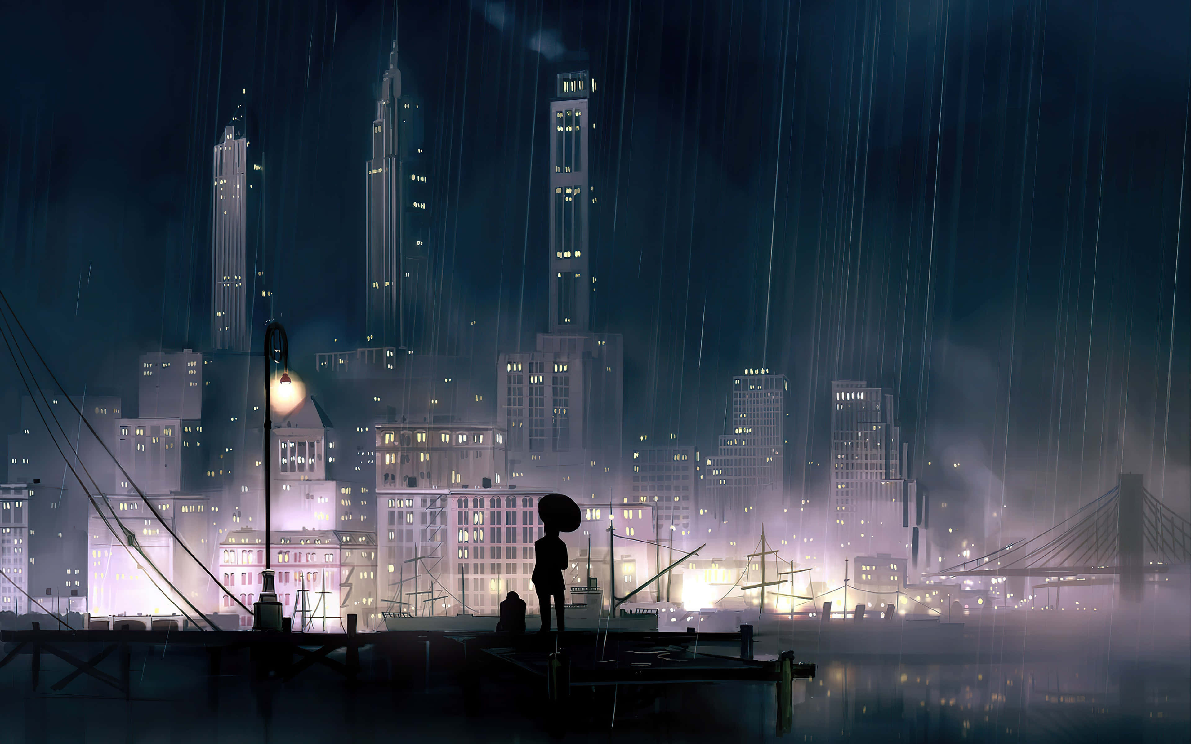 城市 桌布 壁紙 — 一個孤獨的身影撐著雨傘，夜晚站在被雨水打濕的碼頭上，在霧氣中映襯著閃爍的城市天際線，高聳的摩天大樓和一座橋樑。