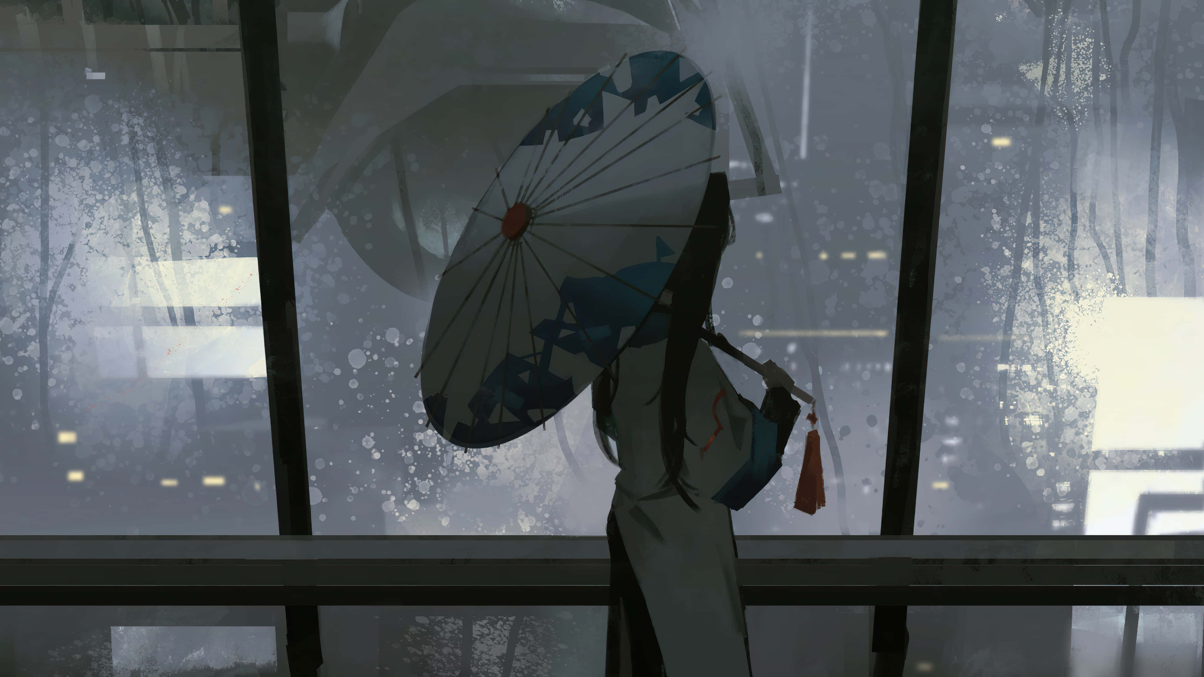 Dark Anime Girl 桌布 壁紙 — 一個孤獨的身影穿著傳統服飾，手持藍色圖案雨傘，凝視著佈滿雨點的窗外，望向霧氣瀰漫的森林。
