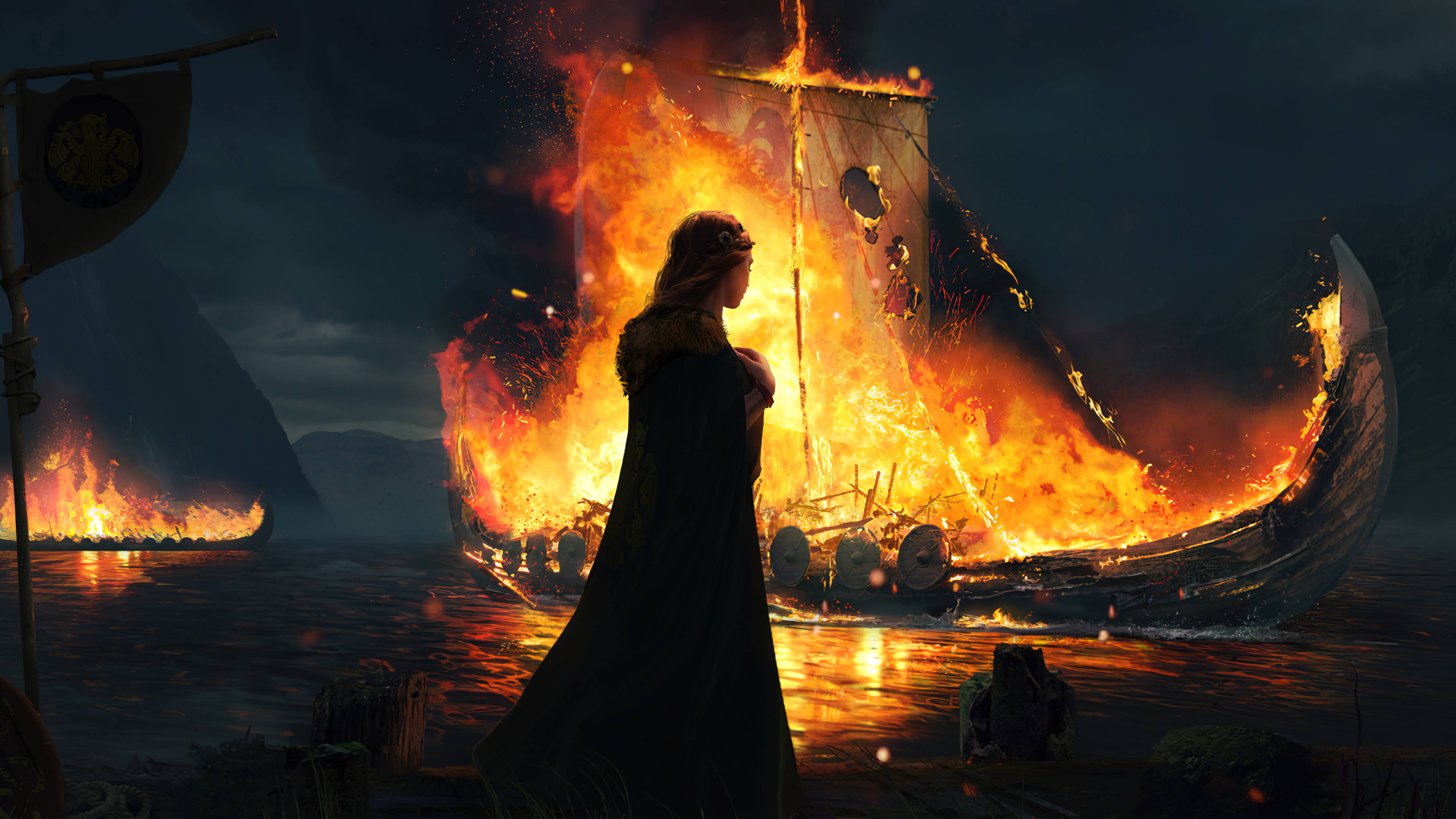 Viking Ship 桌布 壁紙 — 一個孤獨的身影穿著深色斗篷，在暴風雨的夜晚看著一艘維京長船熊熊燃燒，水面上有火焰的倒影。
