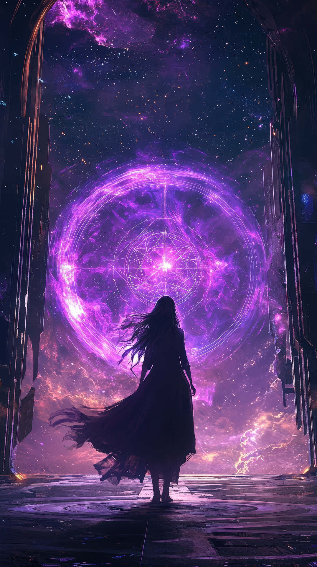 Mysterious Sorceress Facing a Glowing Cosmic Portal in Deep Space 壁紙 — 一個孤獨的身影穿著飄逸的深色長袍，站在一個由高聳金屬拱門框住的發光紫色宇宙傳送門前。