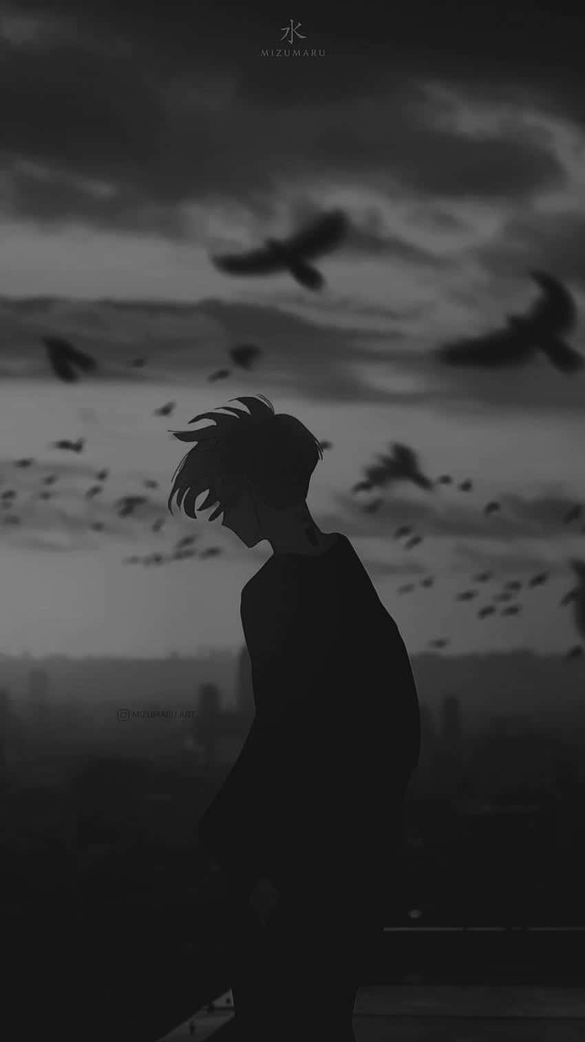Dark Anime Boy 桌布 壁紙 — 一個孤獨的身影站在屋頂上，鳥兒在陰沉的灰色天空中飛過。